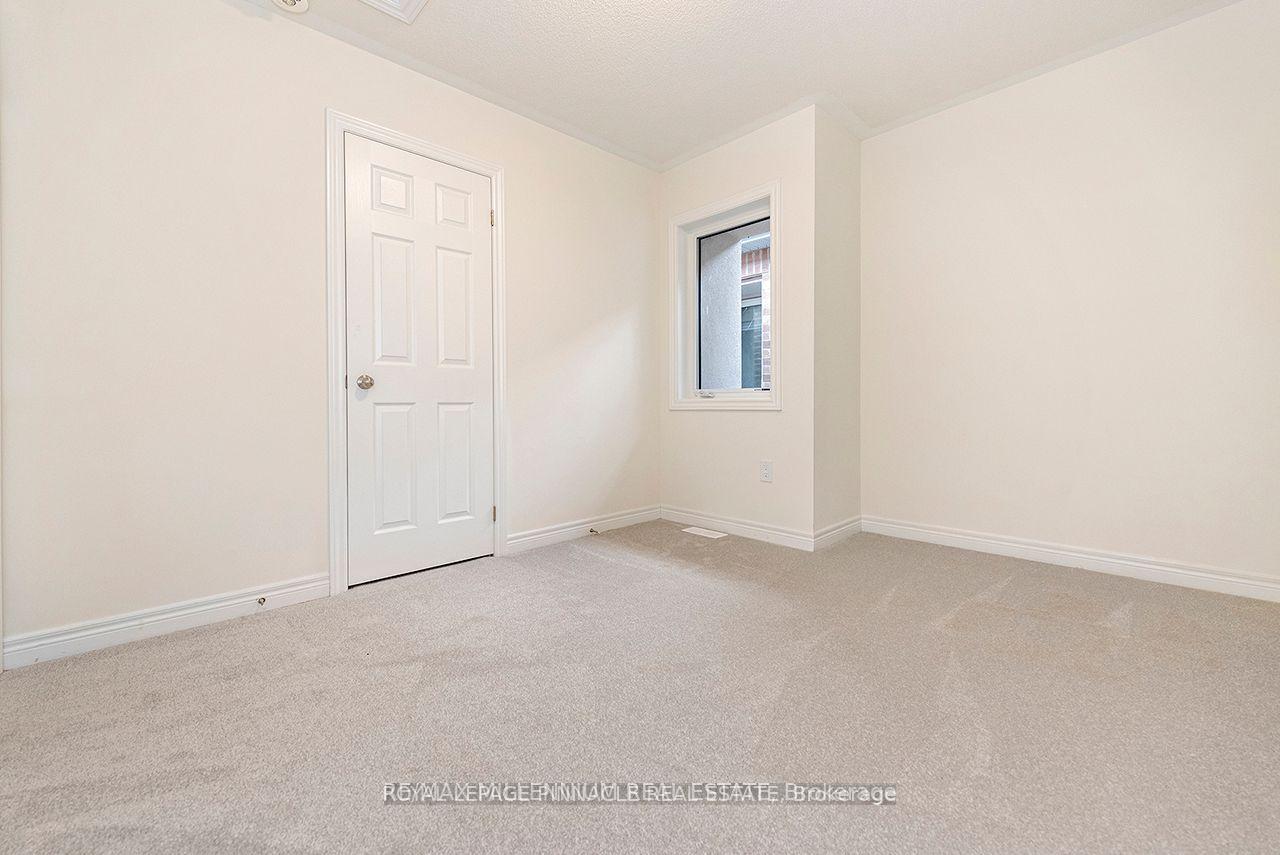 Photo 21 of 3904 Koenig Road, Burlington, Alton — HOMEH