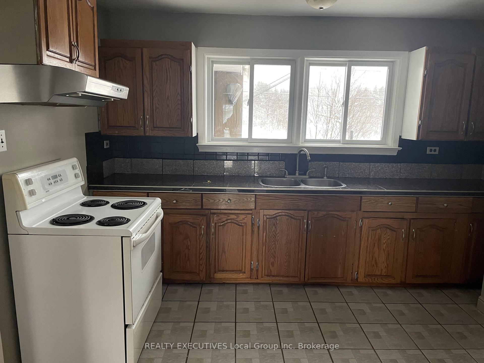 Photo 21 of 251 Cedar Heights Road W, North Bay, College Heights — HOMEH