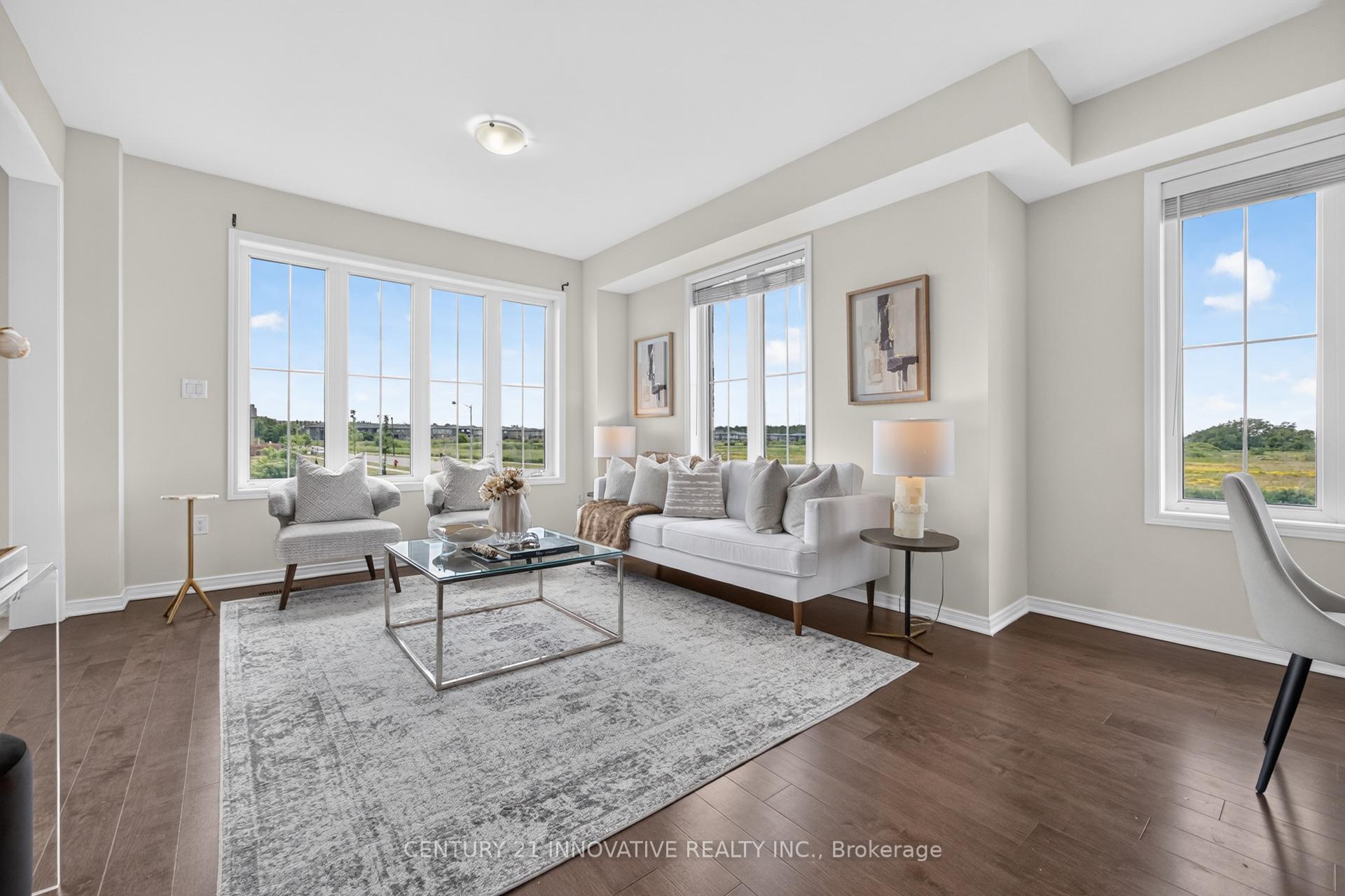 Photo 10 of 4 Midhurst Heights, Hamilton, Stoney Creek Mountain — HOMEH