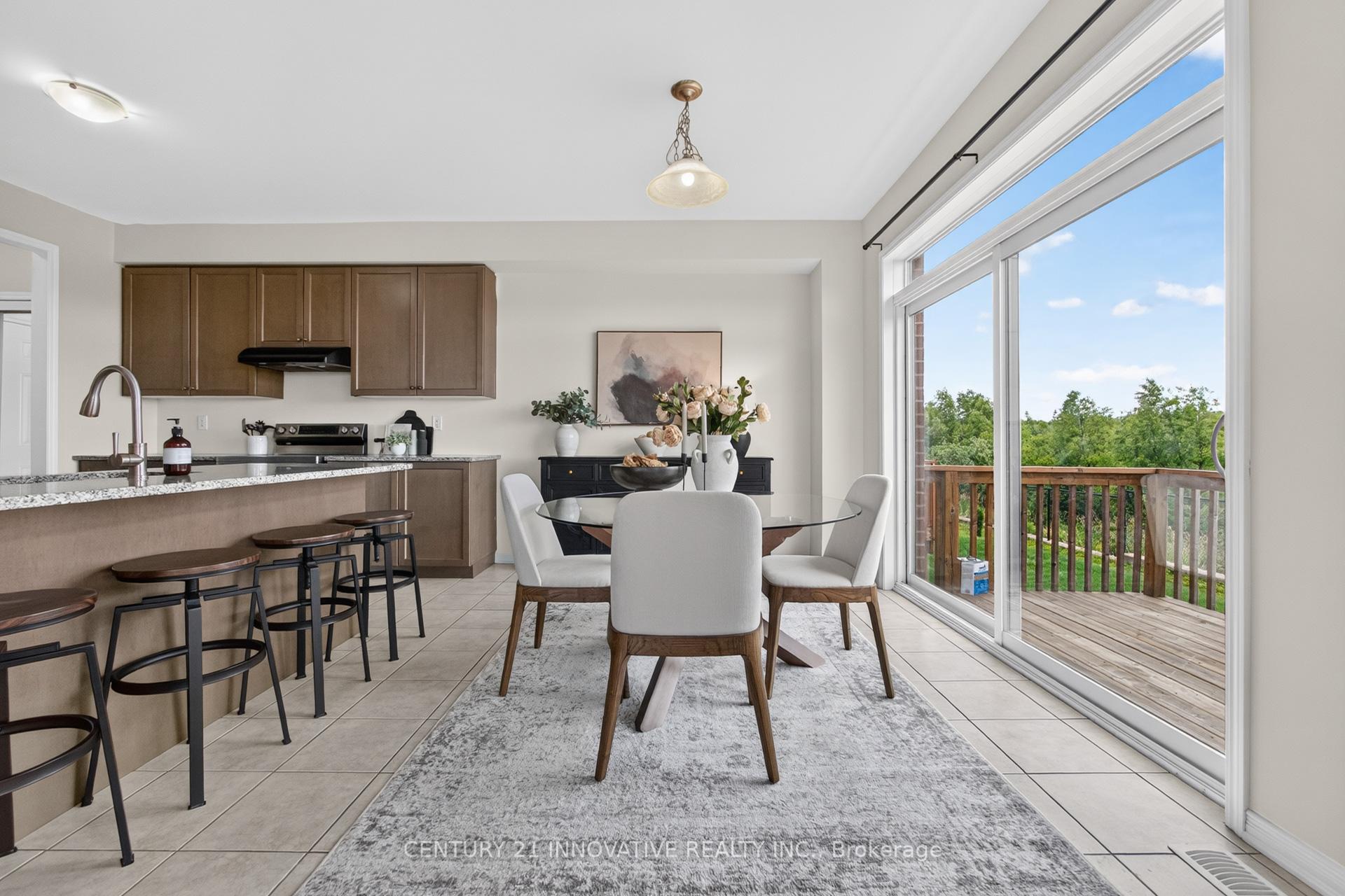 Photo 14 of 4 Midhurst Heights, Hamilton, Stoney Creek Mountain — HOMEH