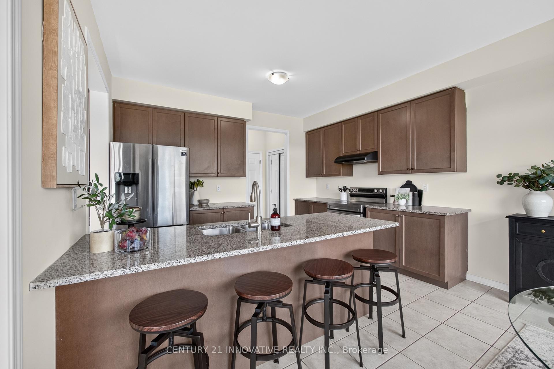 Photo 16 of 4 Midhurst Heights, Hamilton, Stoney Creek Mountain — HOMEH
