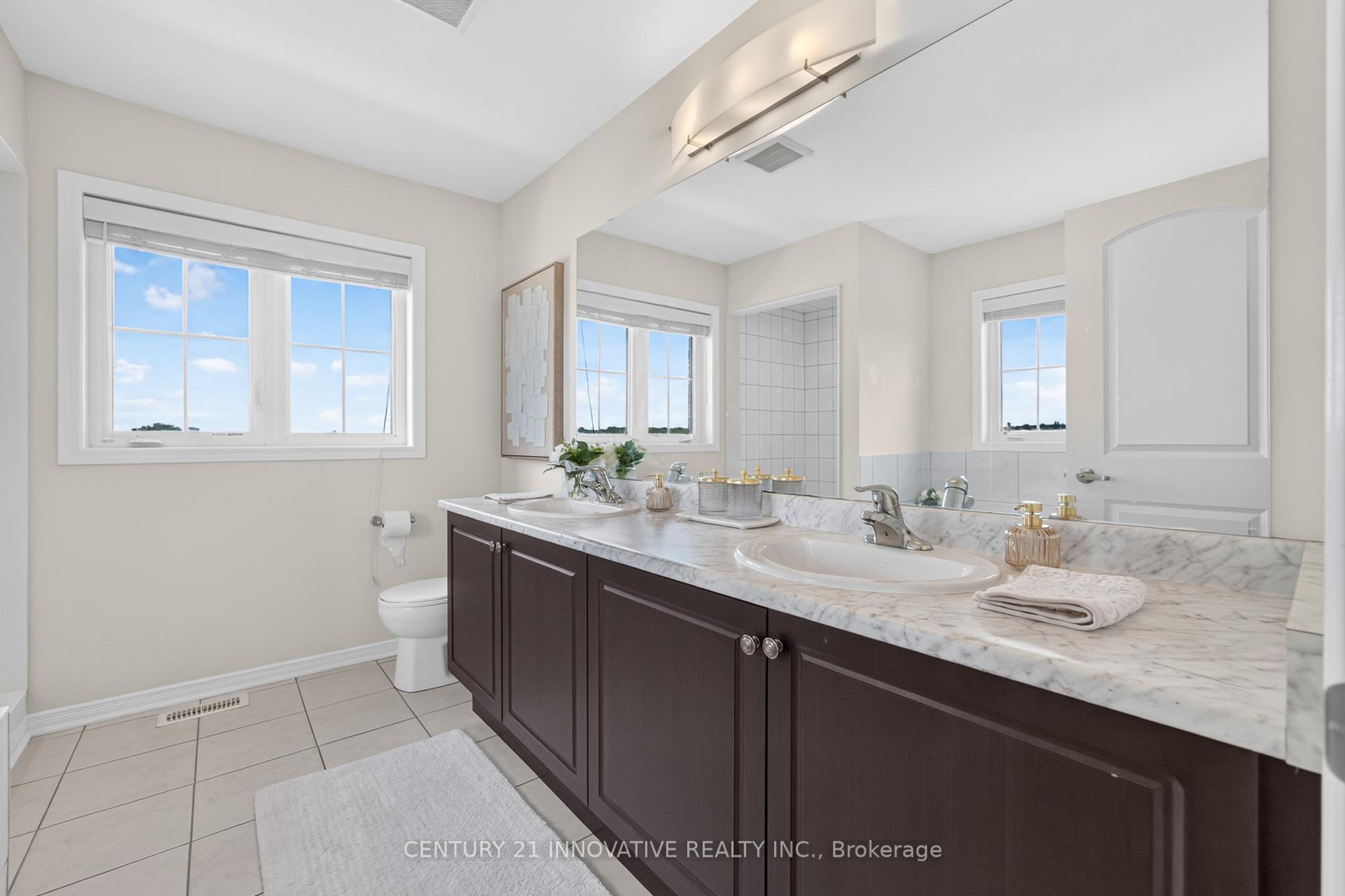 Photo 25 of 4 Midhurst Heights, Hamilton, Stoney Creek Mountain — HOMEH