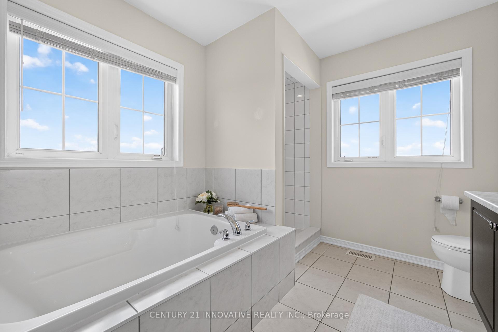 Photo 26 of 4 Midhurst Heights, Hamilton, Stoney Creek Mountain — HOMEH