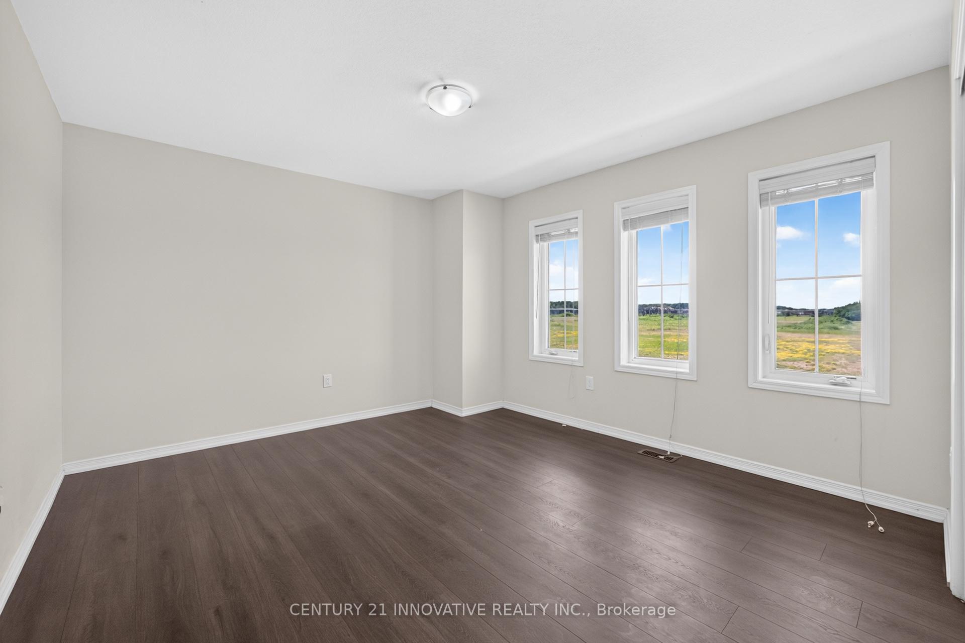 Photo 28 of 4 Midhurst Heights, Hamilton, Stoney Creek Mountain — HOMEH