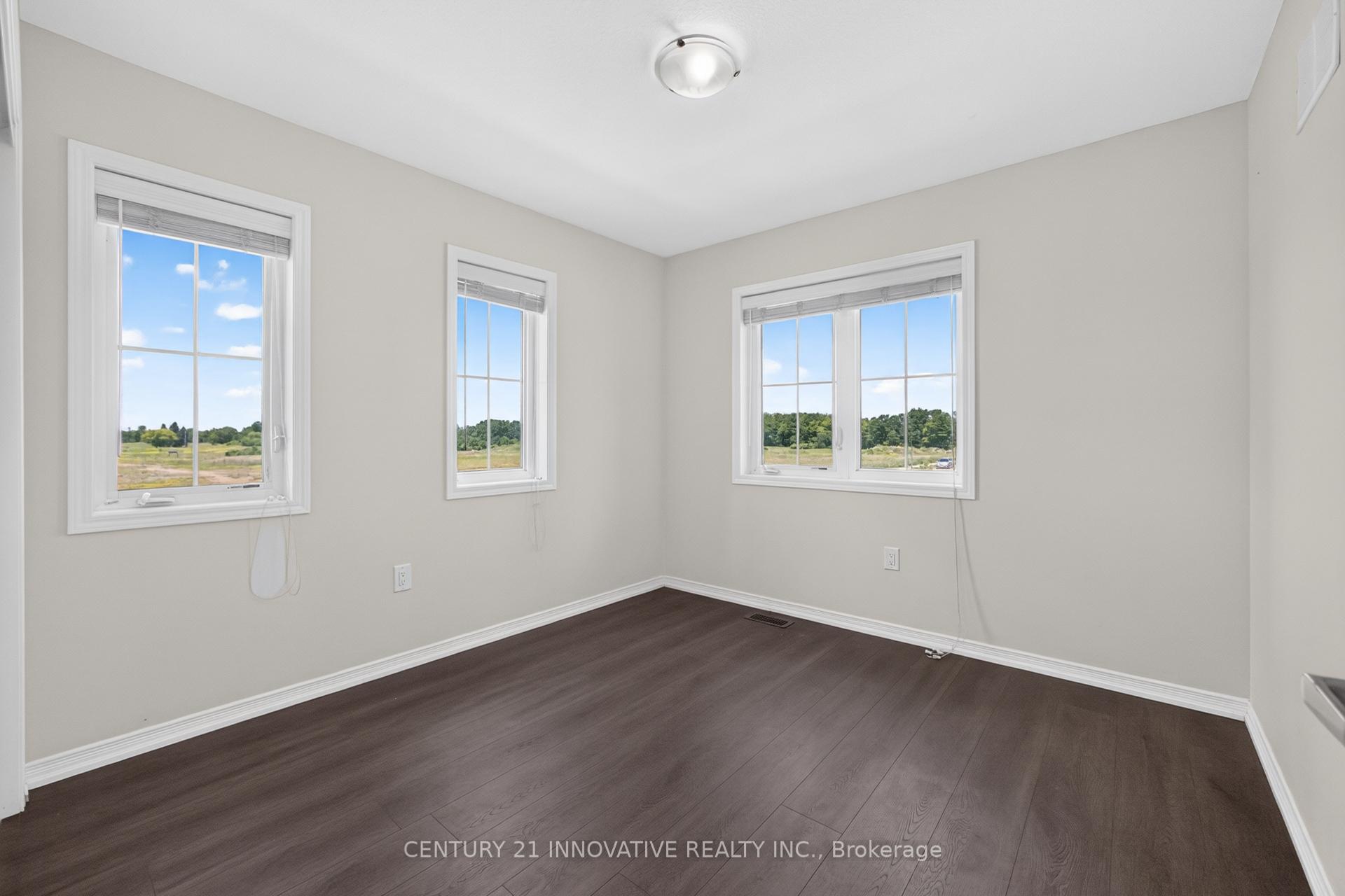 Photo 30 of 4 Midhurst Heights, Hamilton, Stoney Creek Mountain — HOMEH