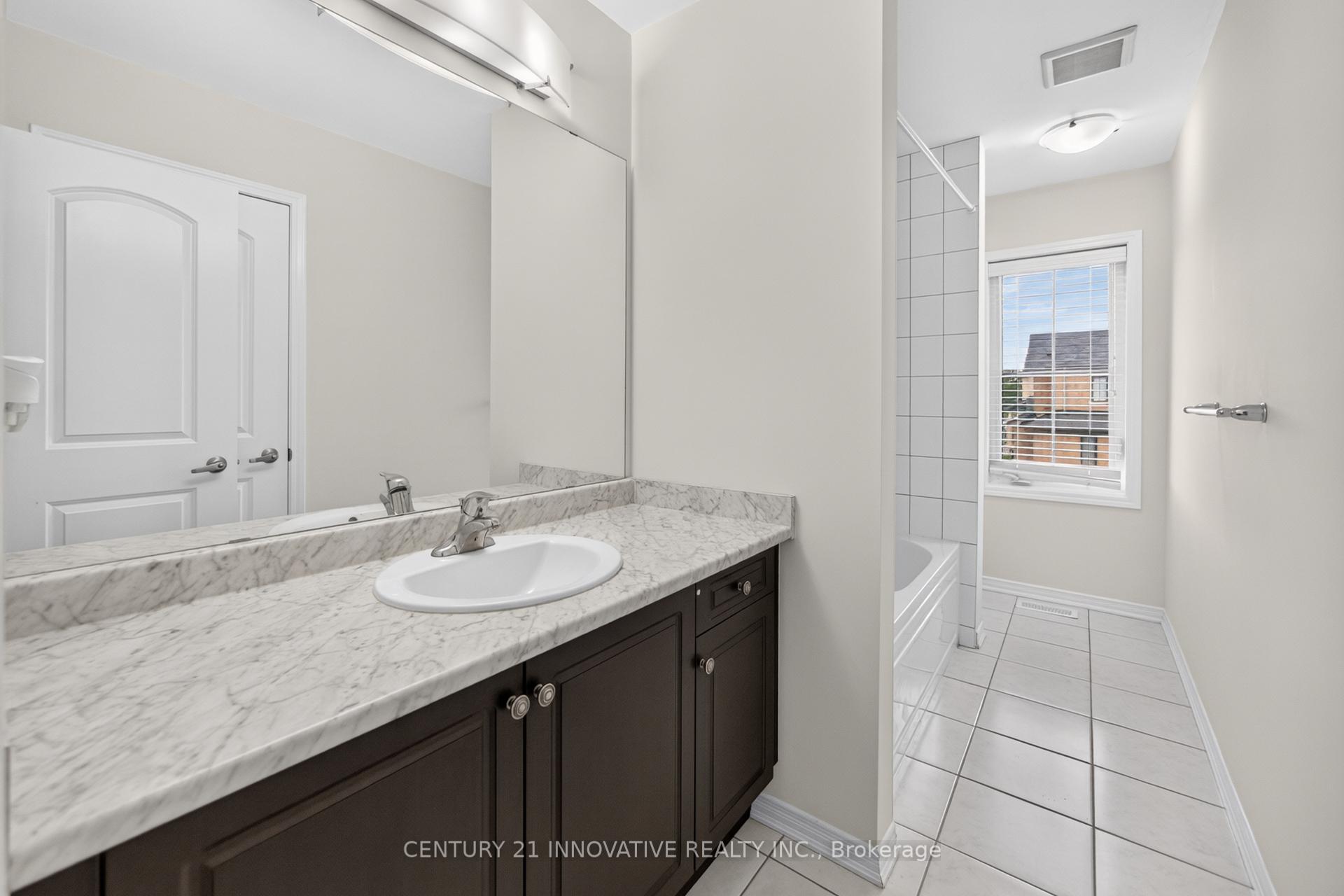 Photo 32 of 4 Midhurst Heights, Hamilton, Stoney Creek Mountain — HOMEH