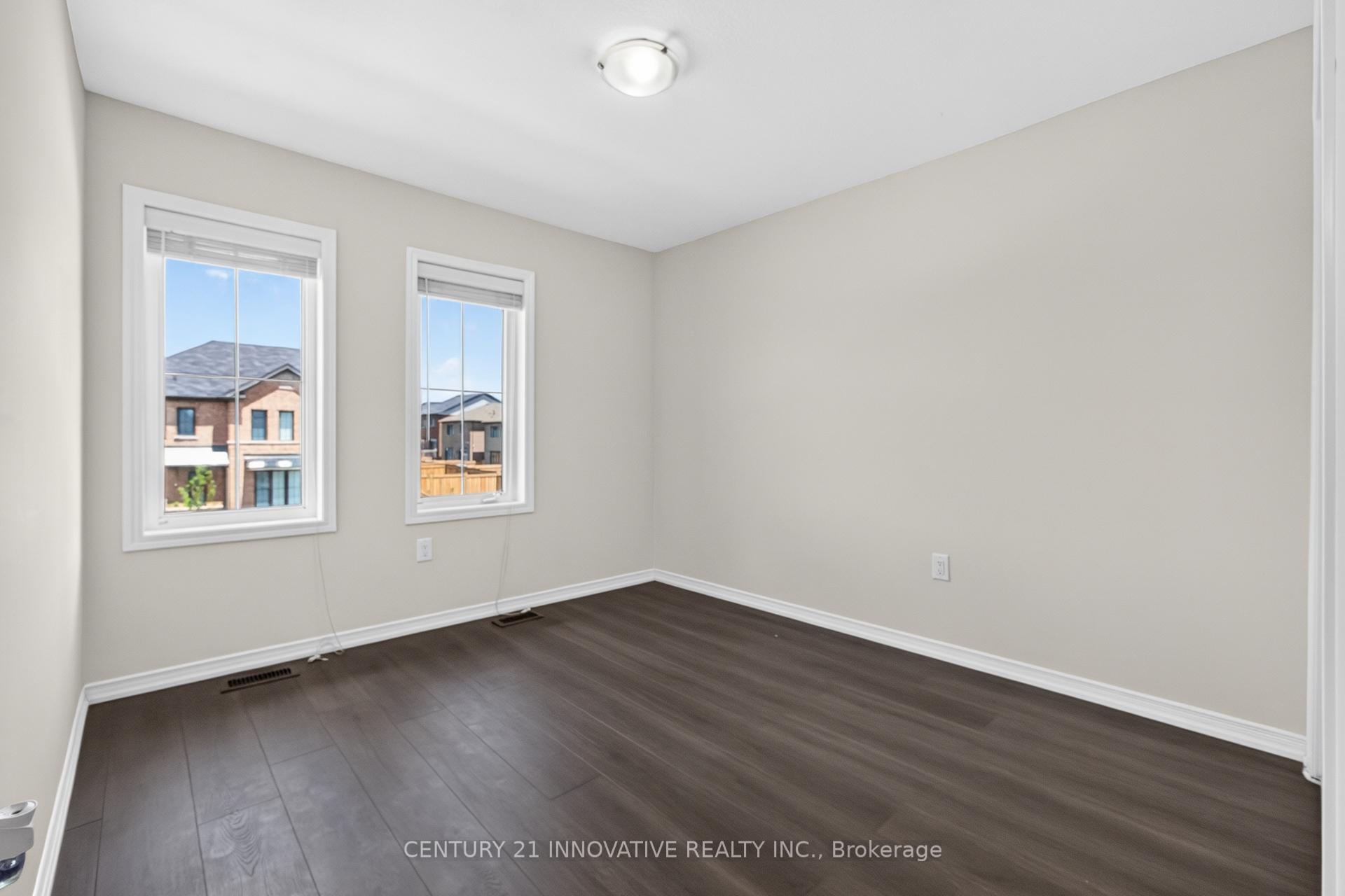 Photo 34 of 4 Midhurst Heights, Hamilton, Stoney Creek Mountain — HOMEH
