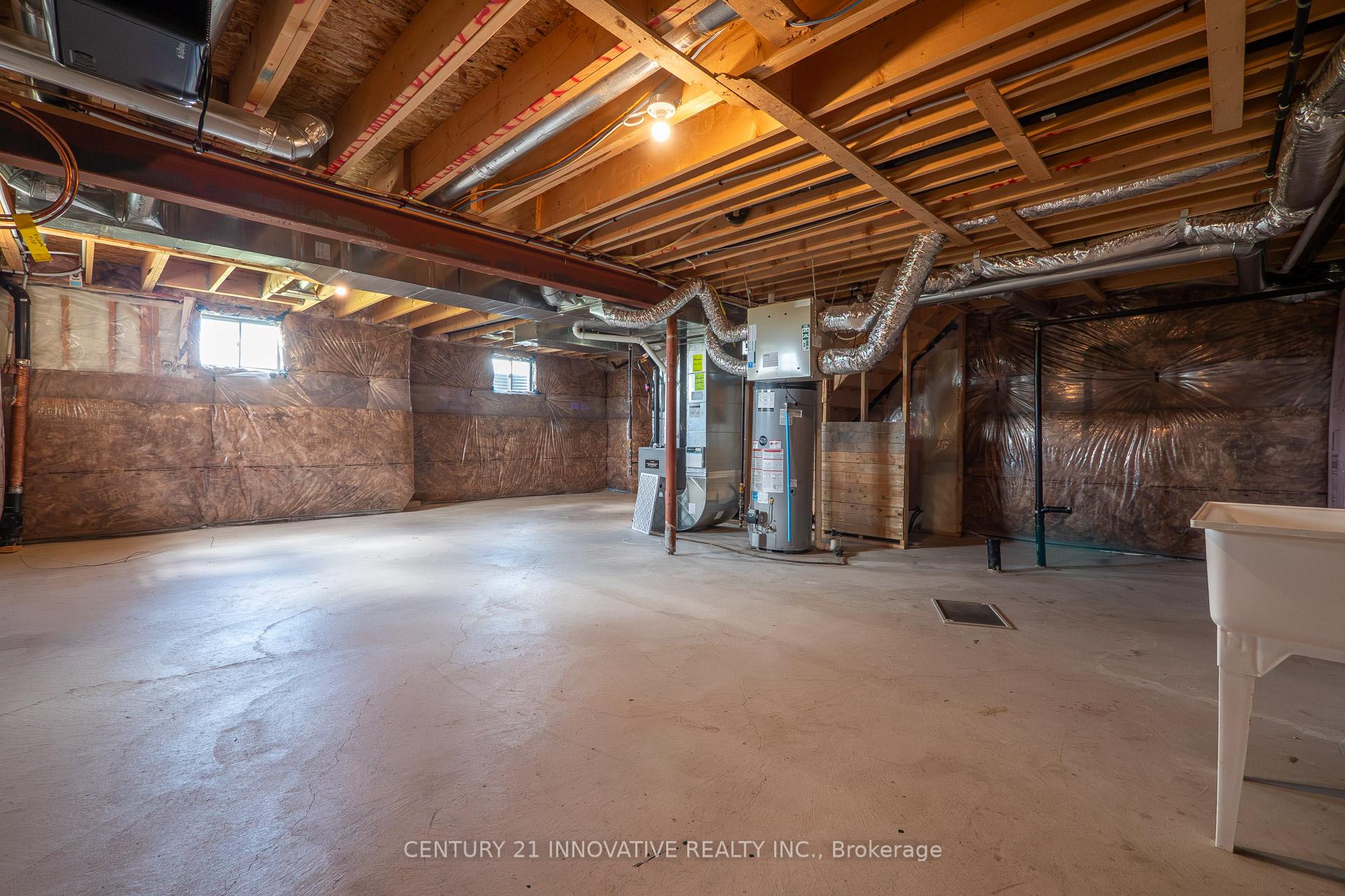 Photo 39 of 4 Midhurst Heights, Hamilton, Stoney Creek Mountain — HOMEH