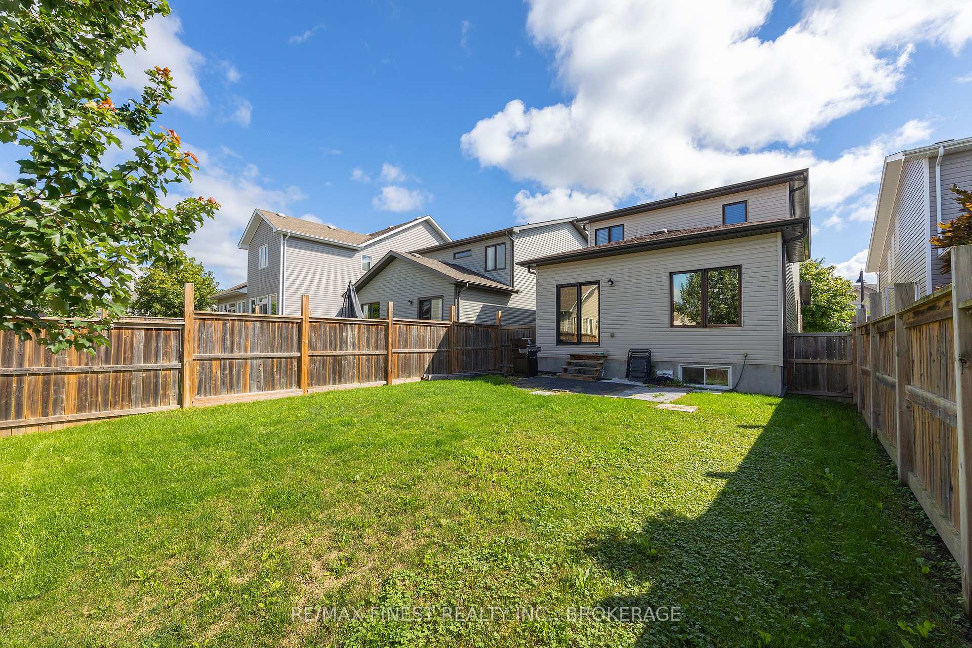 Photo 9 of 1660 Crimson Crescent, Kingston, City Northwest — HOMEH