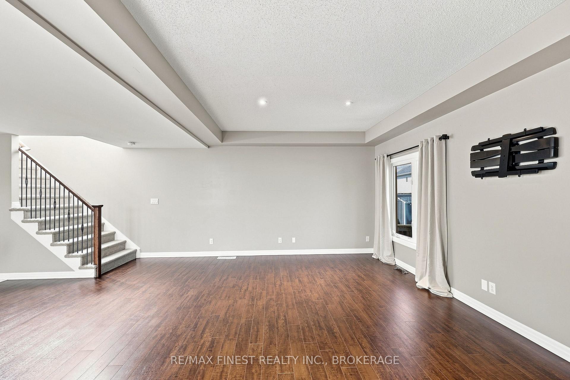 Photo 25 of 1660 Crimson Crescent, Kingston, City Northwest — HOMEH