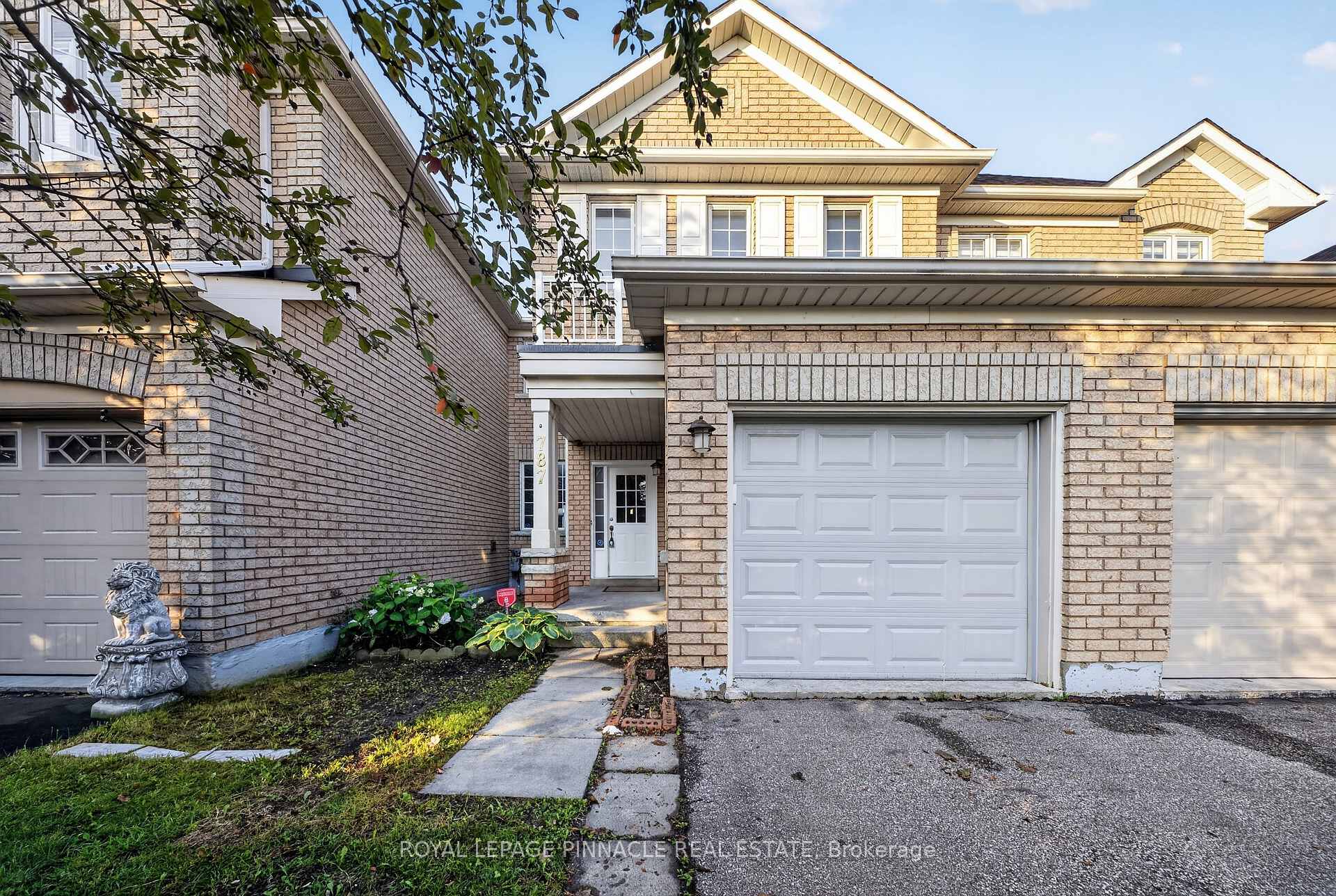 Photo 3 of 787 Avocado Crescent, Mississauga, Meadowvale Village — HOMEH