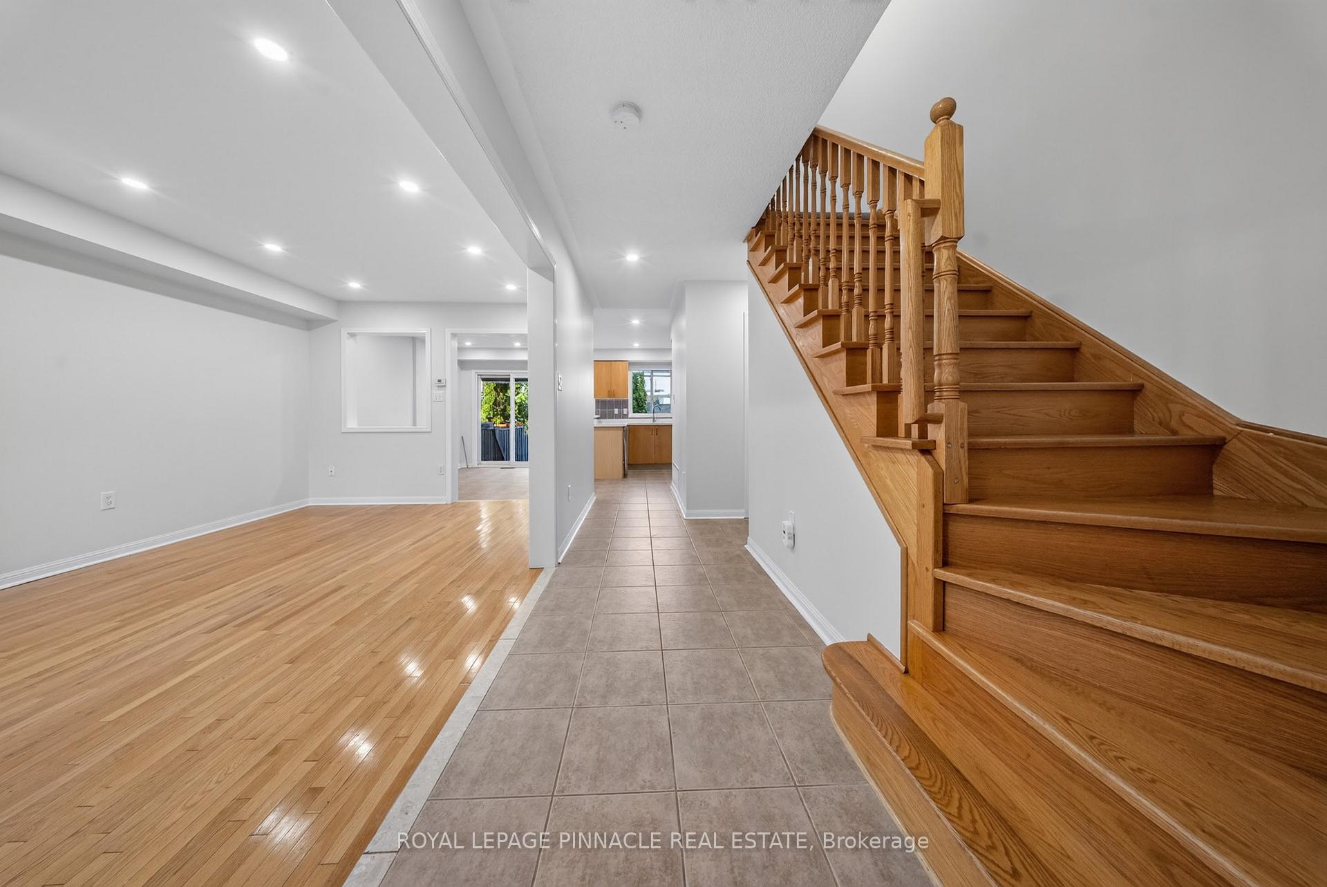 Photo 6 of 787 Avocado Crescent, Mississauga, Meadowvale Village — HOMEH