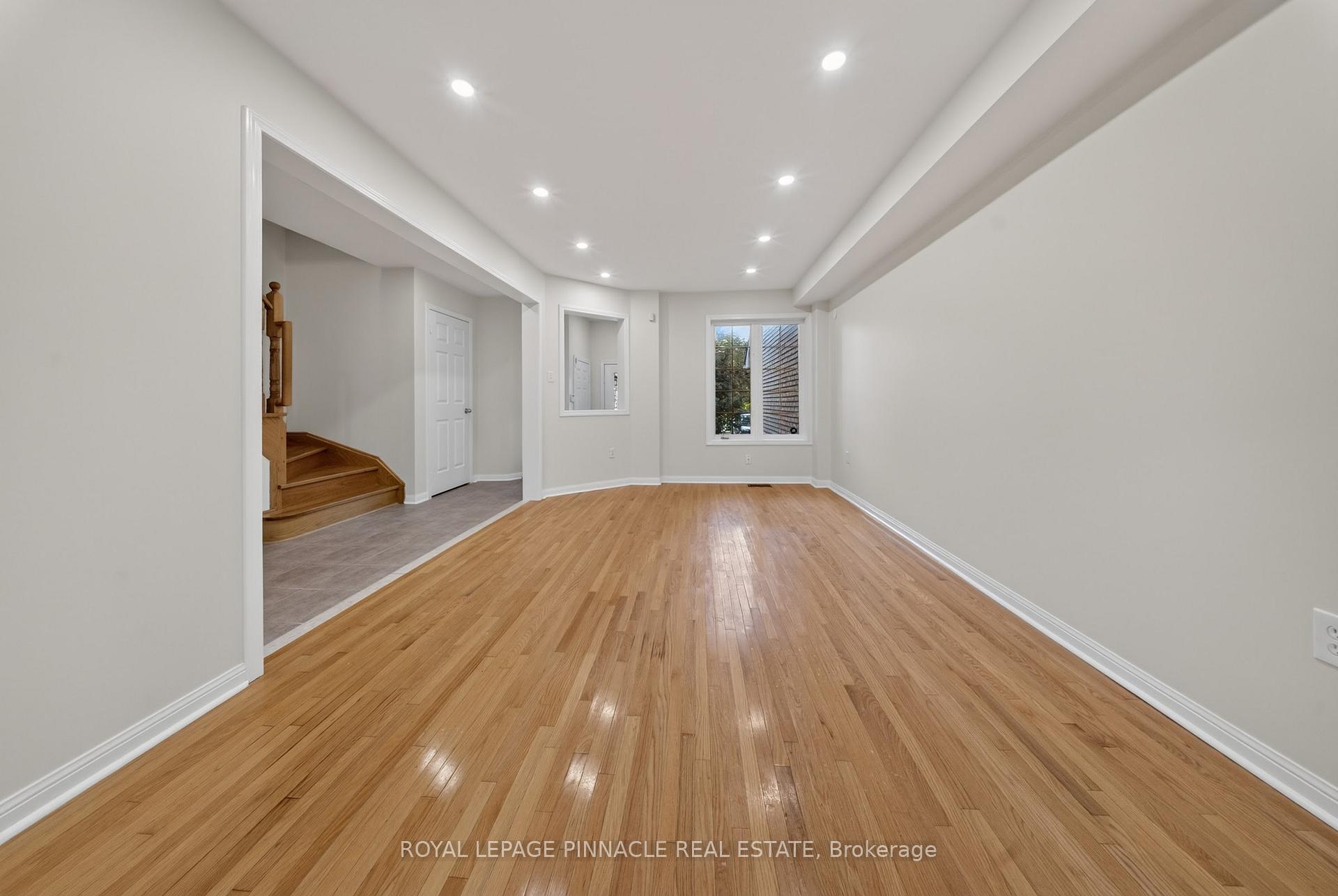 Photo 7 of 787 Avocado Crescent, Mississauga, Meadowvale Village — HOMEH