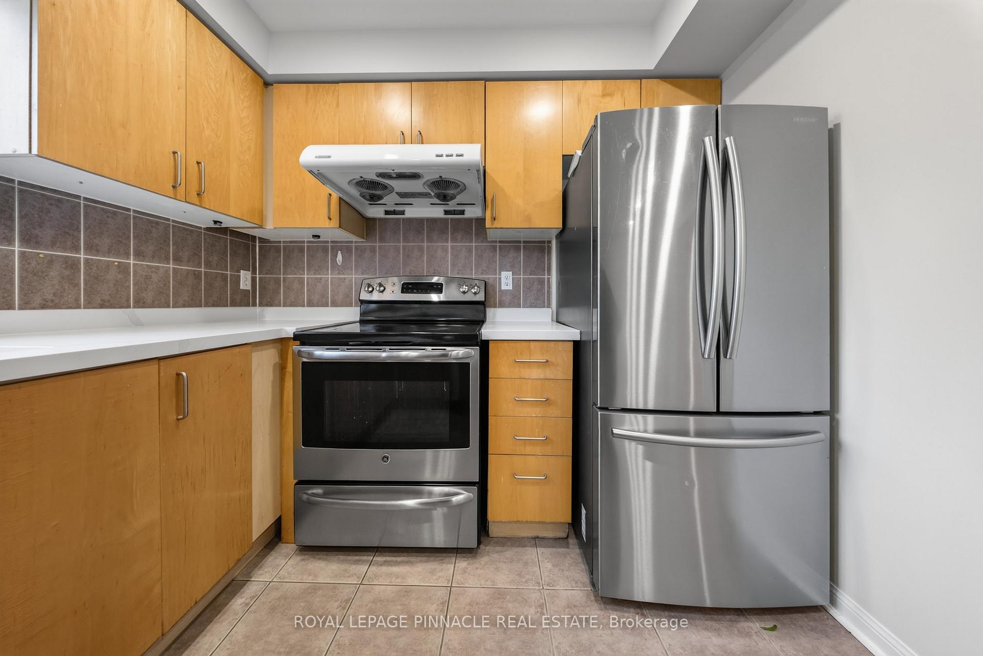 Photo 11 of 787 Avocado Crescent, Mississauga, Meadowvale Village — HOMEH