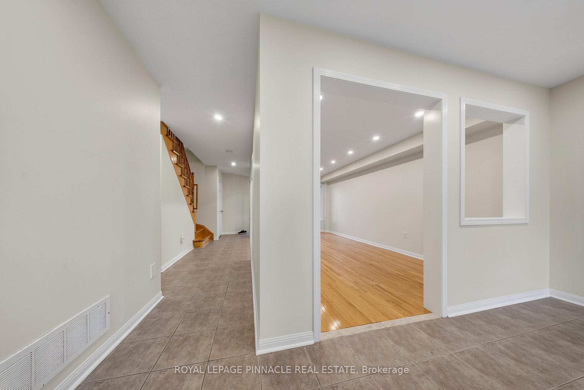 Photo 12 of 787 Avocado Crescent, Mississauga, Meadowvale Village — HOMEH