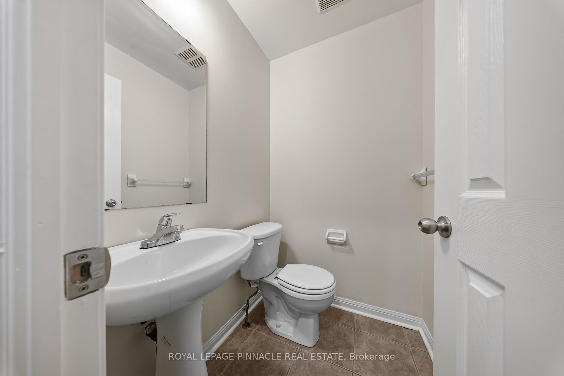 Photo 14 of 787 Avocado Crescent, Mississauga, Meadowvale Village — HOMEH