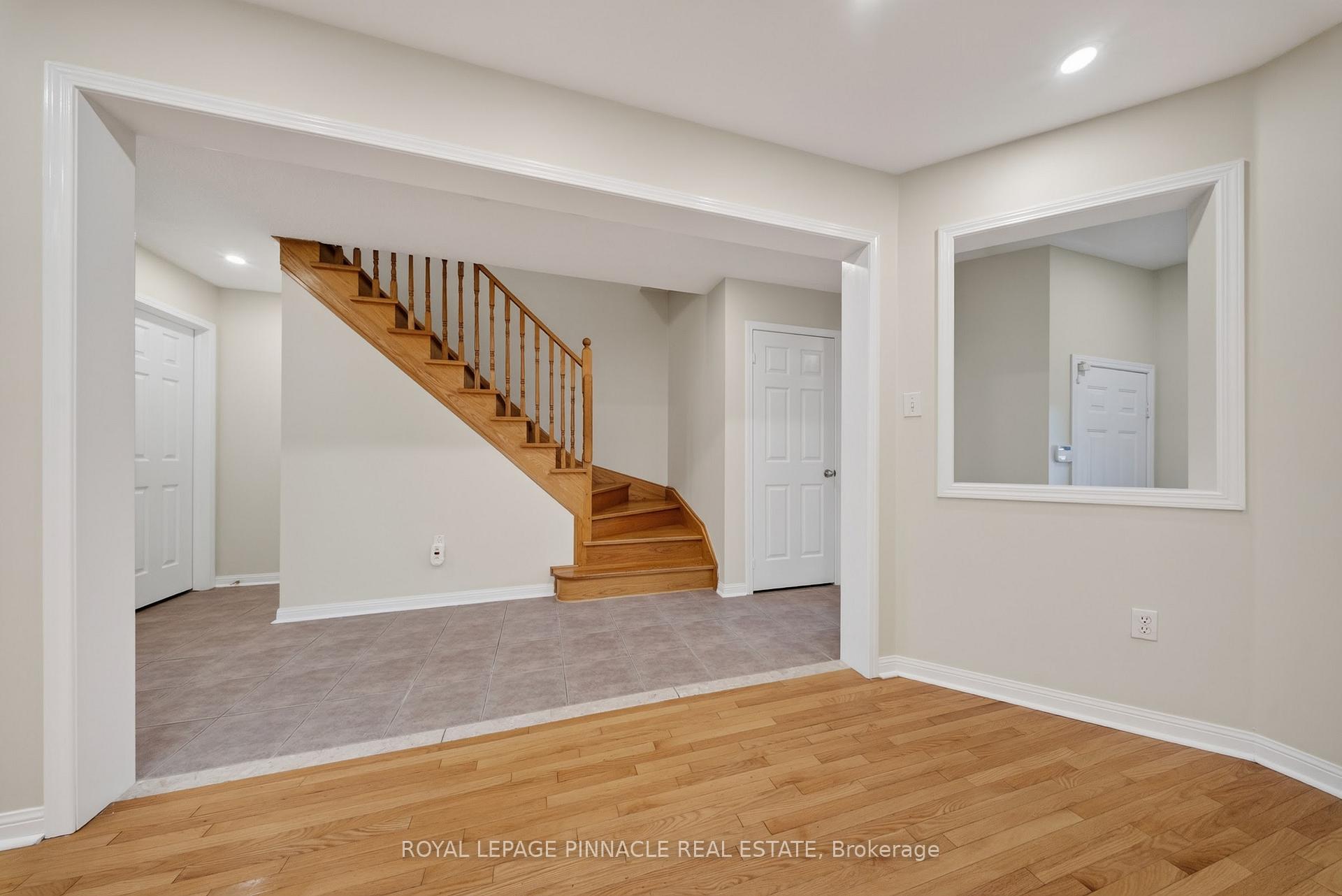 Photo 15 of 787 Avocado Crescent, Mississauga, Meadowvale Village — HOMEH
