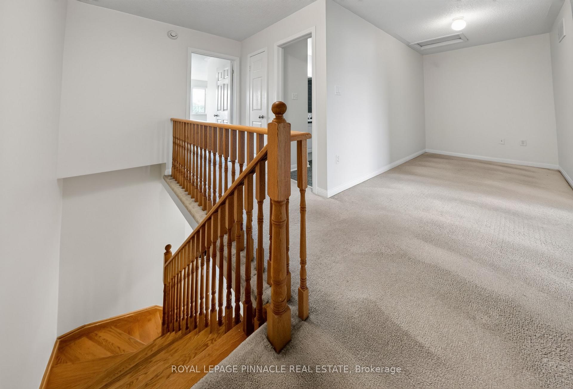 Photo 17 of 787 Avocado Crescent, Mississauga, Meadowvale Village — HOMEH