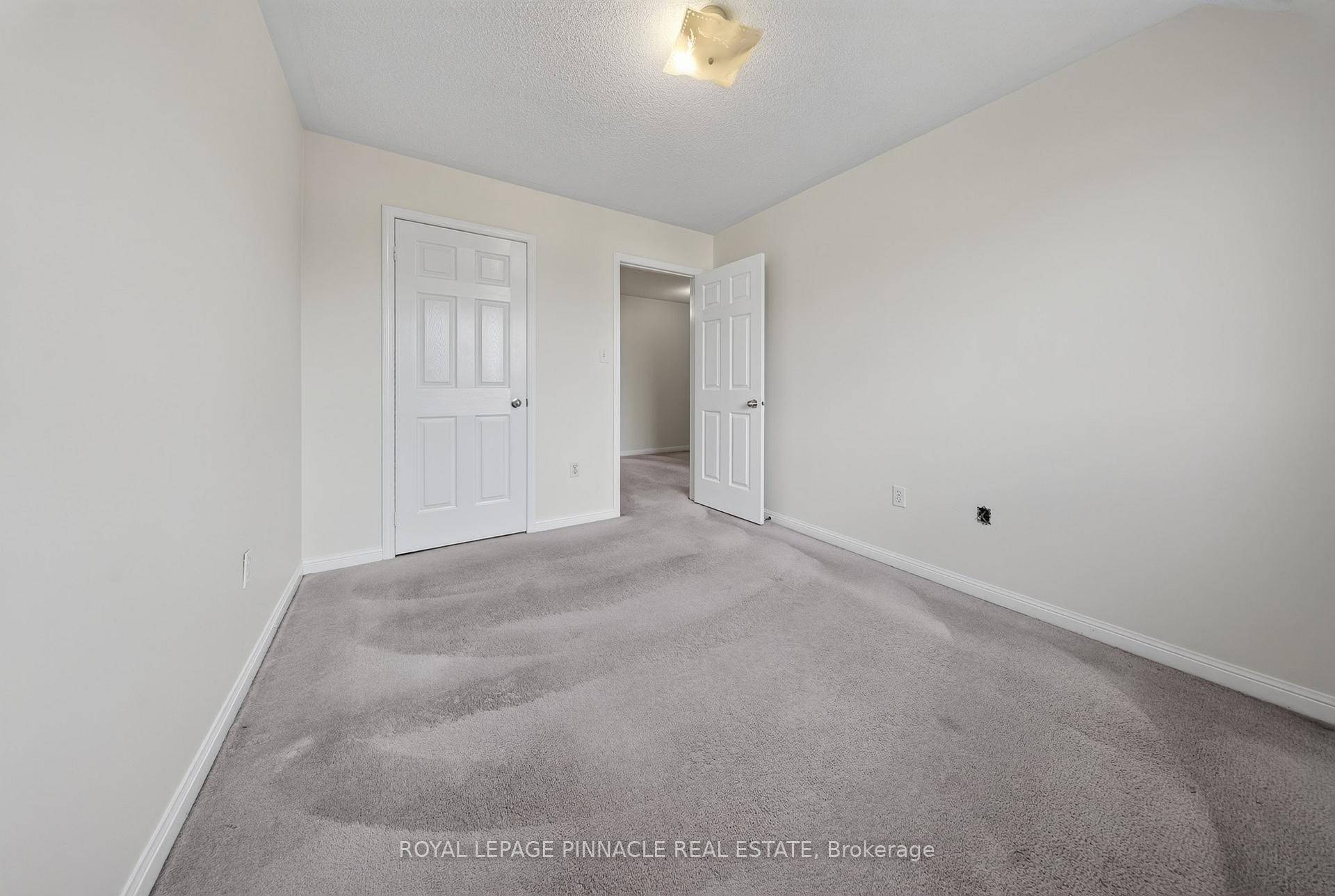 Photo 19 of 787 Avocado Crescent, Mississauga, Meadowvale Village — HOMEH