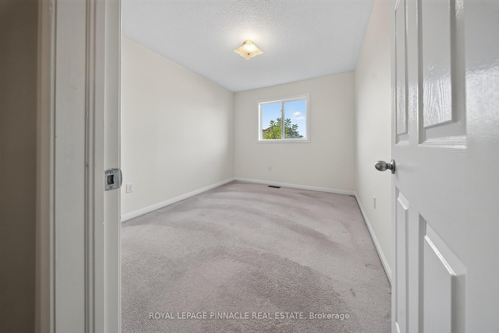 Photo 20 of 787 Avocado Crescent, Mississauga, Meadowvale Village — HOMEH