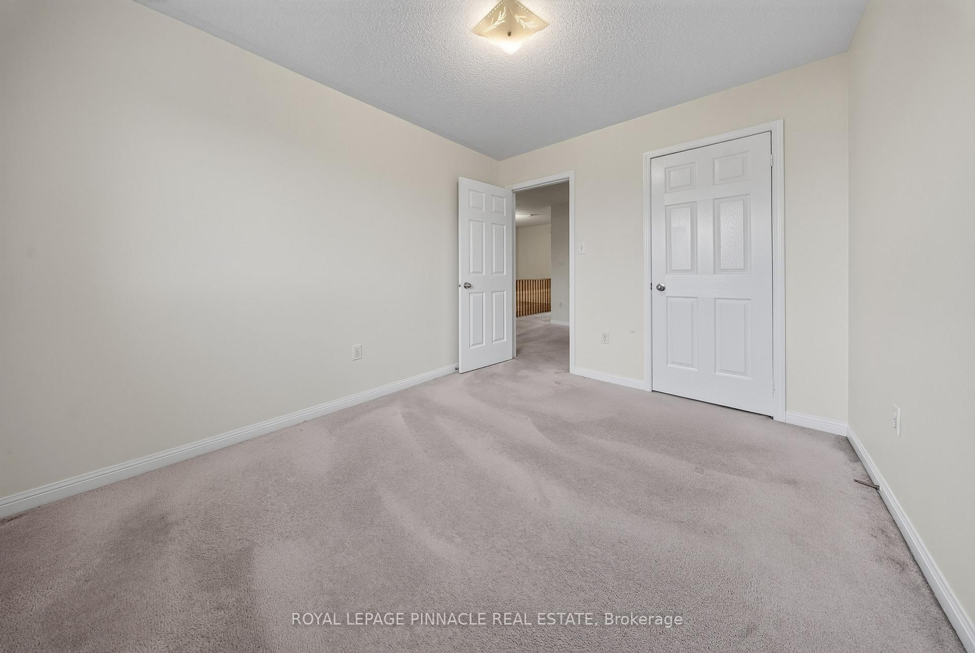 Photo 21 of 787 Avocado Crescent, Mississauga, Meadowvale Village — HOMEH