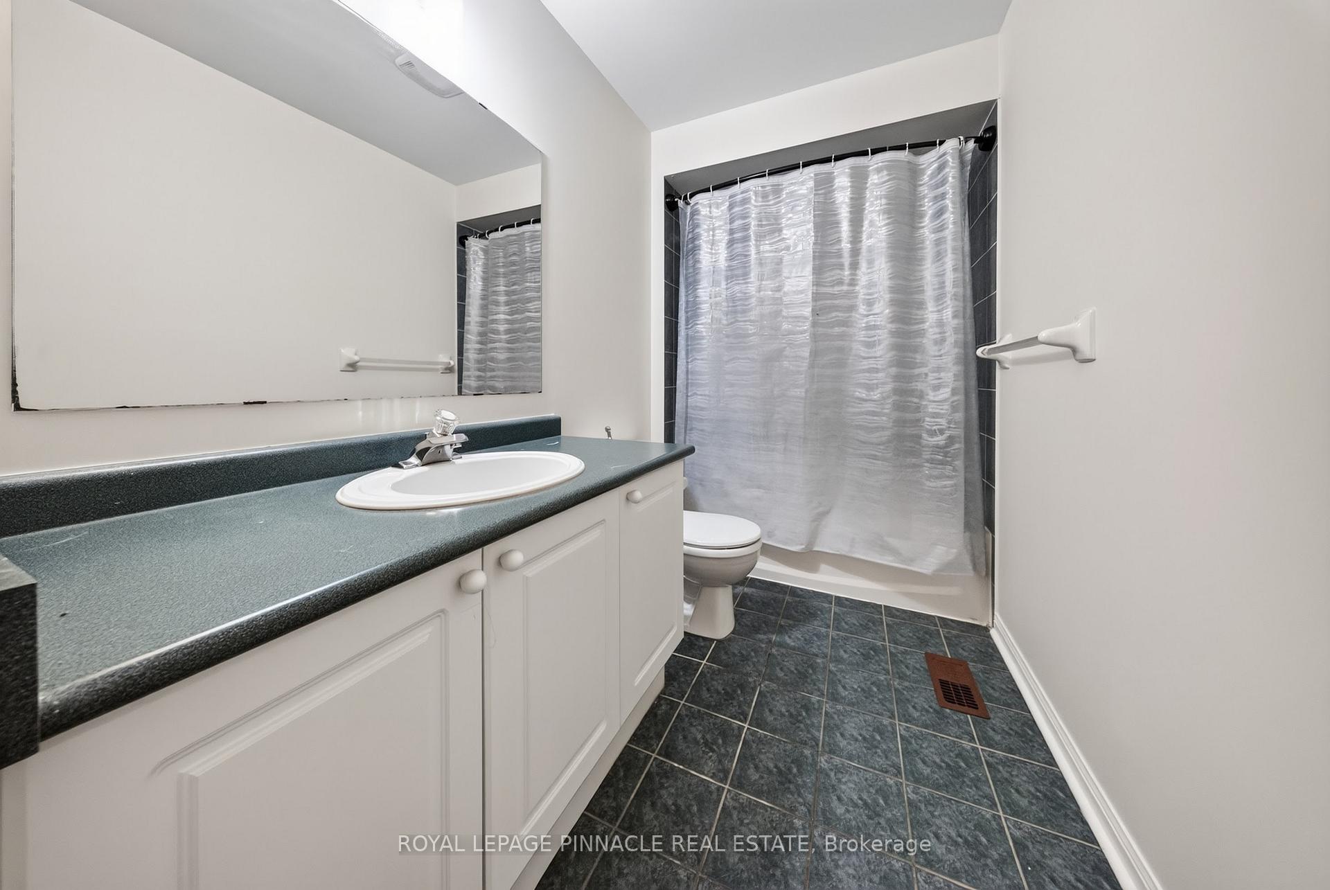 Photo 23 of 787 Avocado Crescent, Mississauga, Meadowvale Village — HOMEH