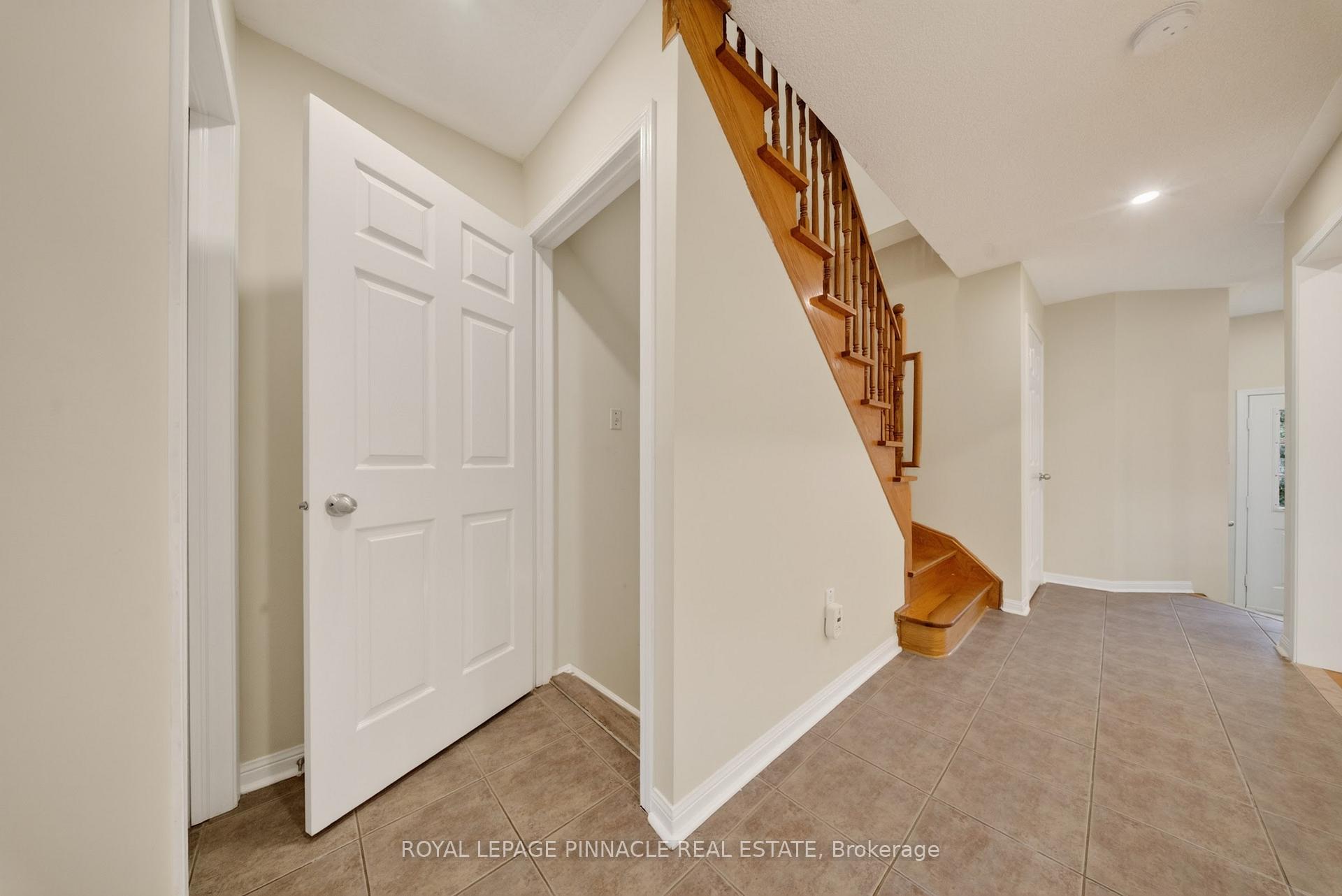 Photo 29 of 787 Avocado Crescent, Mississauga, Meadowvale Village — HOMEH