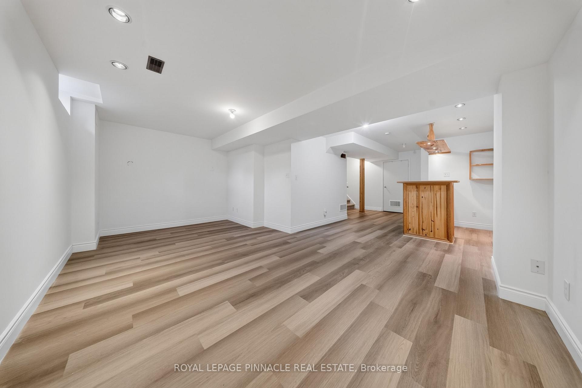 Photo 34 of 787 Avocado Crescent, Mississauga, Meadowvale Village — HOMEH