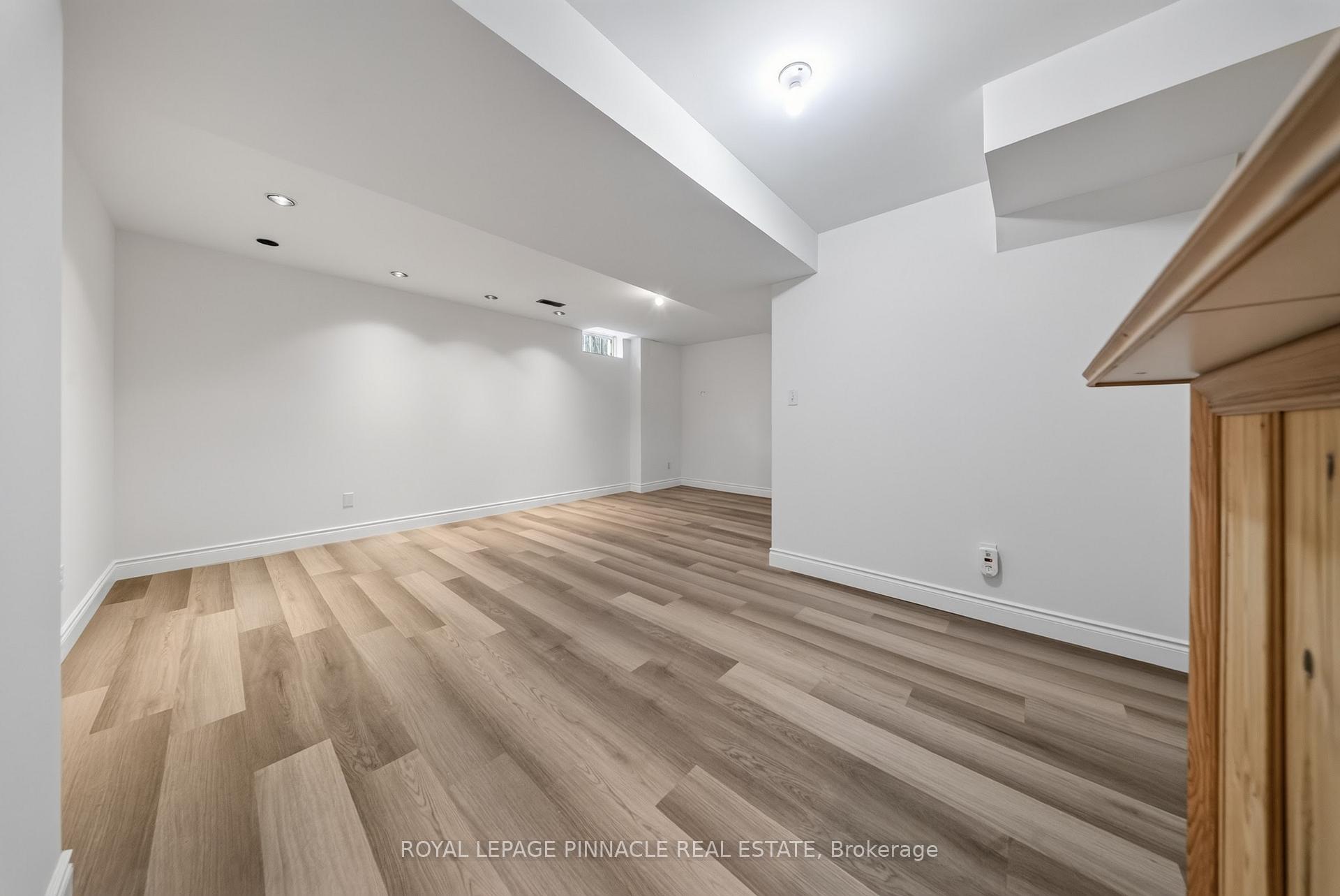 Photo 35 of 787 Avocado Crescent, Mississauga, Meadowvale Village — HOMEH