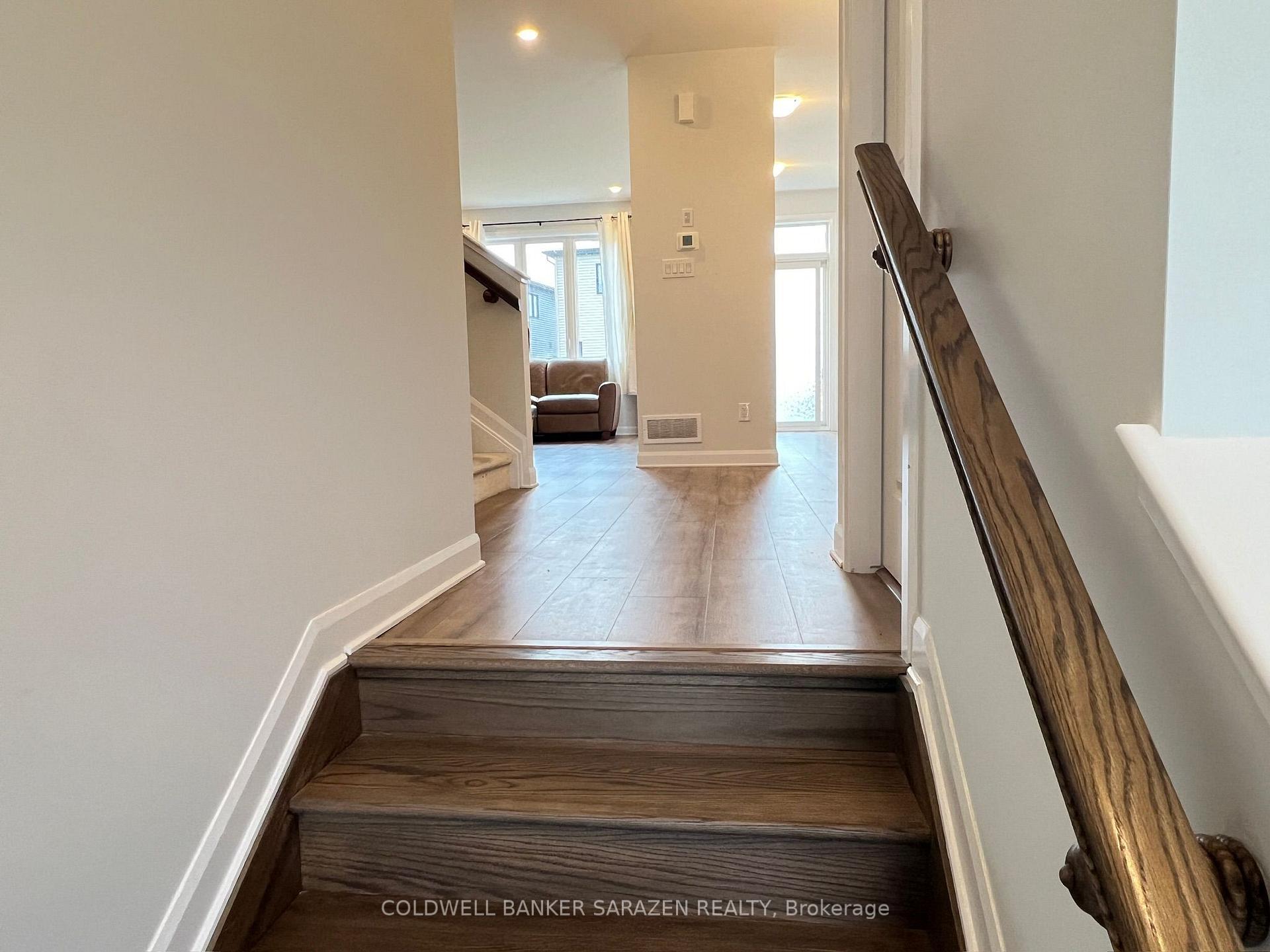 Photo 3 of 642 Hamsa Street, Ottawa, Barrhaven - Heritage Park — HOMEH