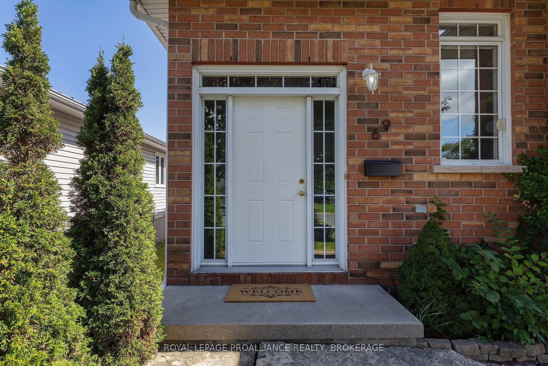 Photo 3 of 69 Wiley Street, Kingston, Rideau — HOMEH