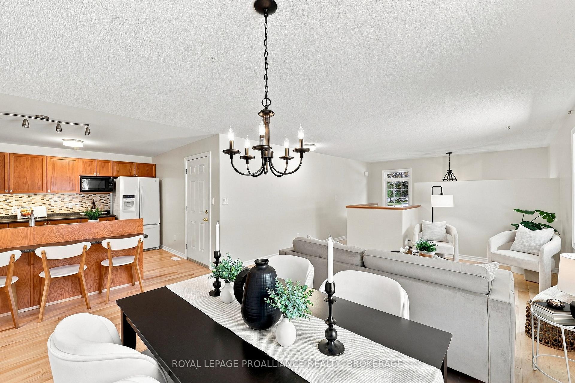 Photo 12 of 69 Wiley Street, Kingston, Rideau — HOMEH