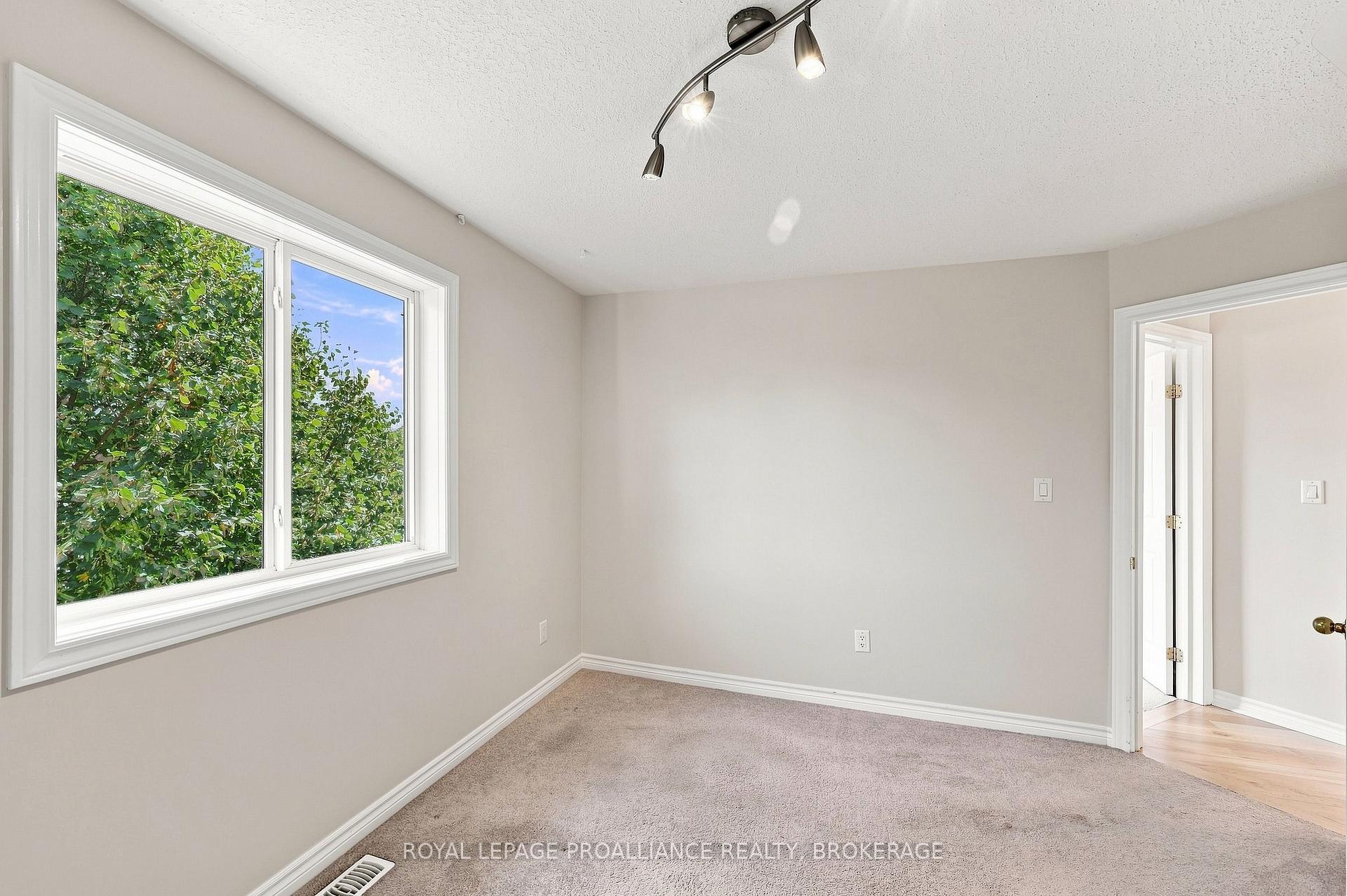 Photo 21 of 69 Wiley Street, Kingston, Rideau — HOMEH