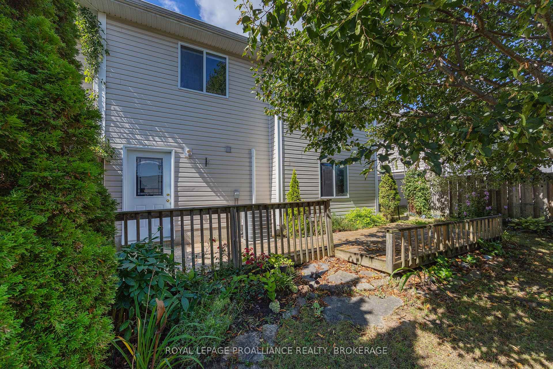 Photo 32 of 69 Wiley Street, Kingston, Rideau — HOMEH