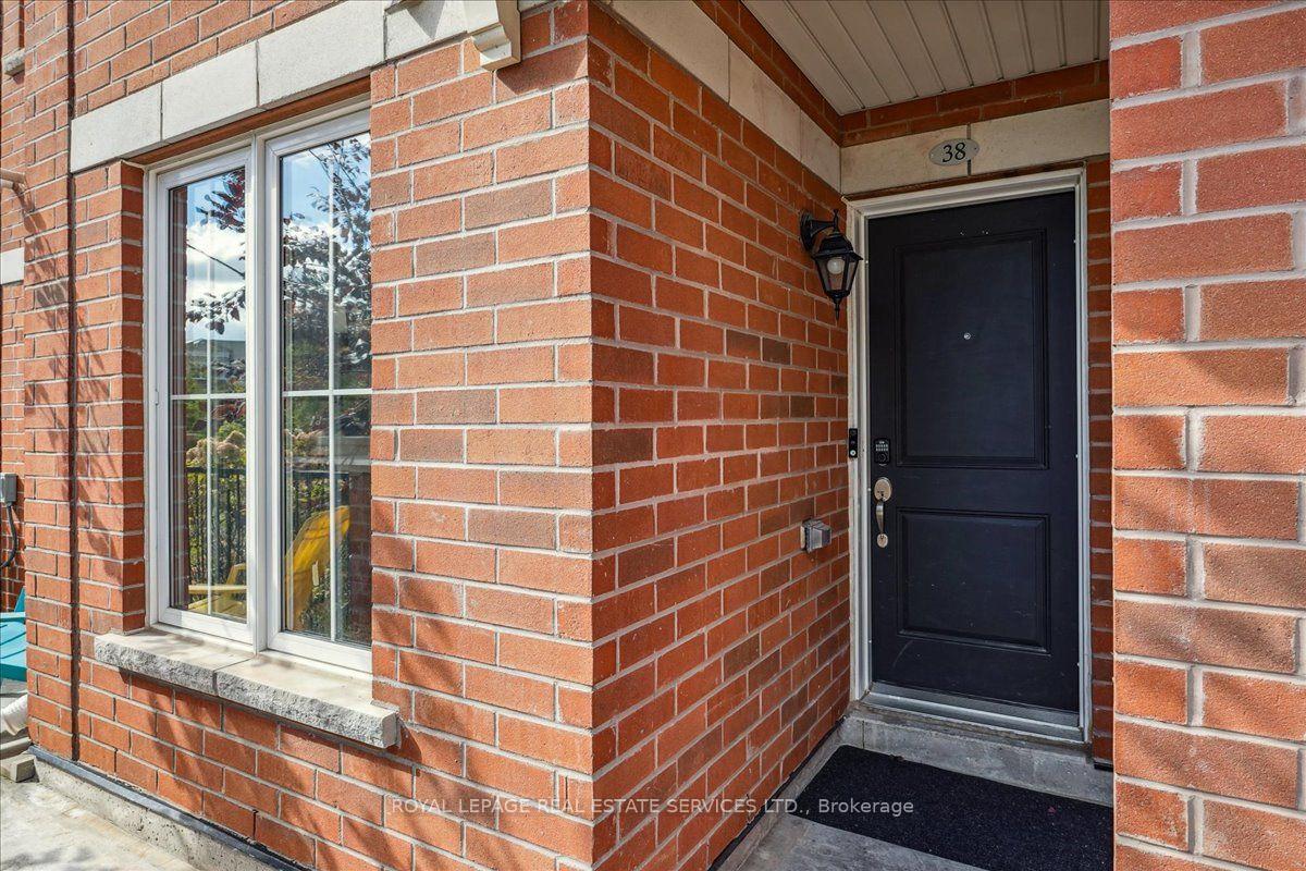 Photo 6 of Unit 38, 2480 Post Road, Oakville, River Oaks — HOMEH