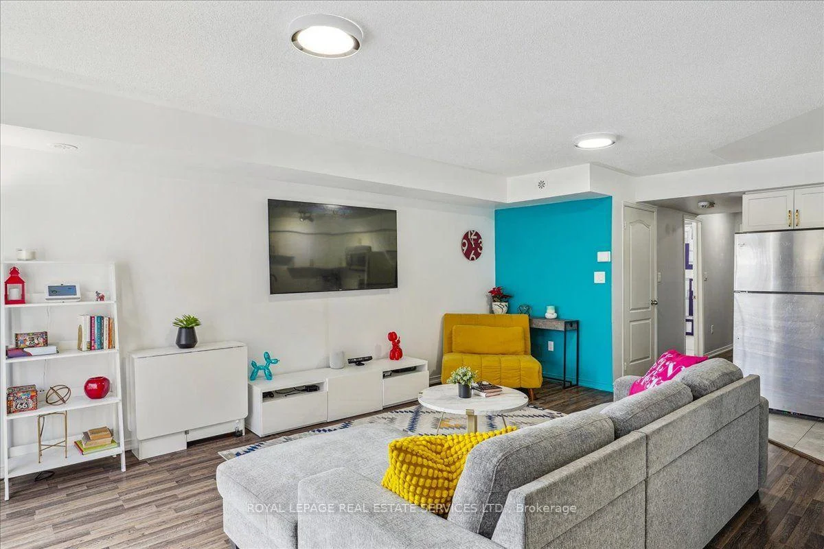 Photo 13 of Unit 38, 2480 Post Road, Oakville, River Oaks — HOMEH