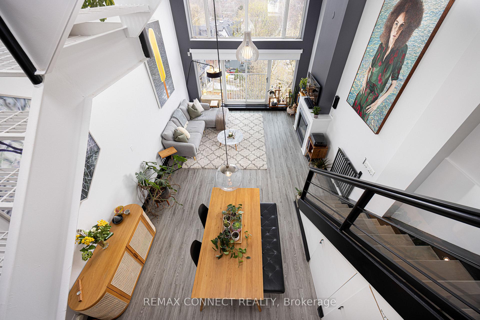 Photo 5 of Unit 4, 517 Kingston Road, Toronto, The Beaches — HOMEH