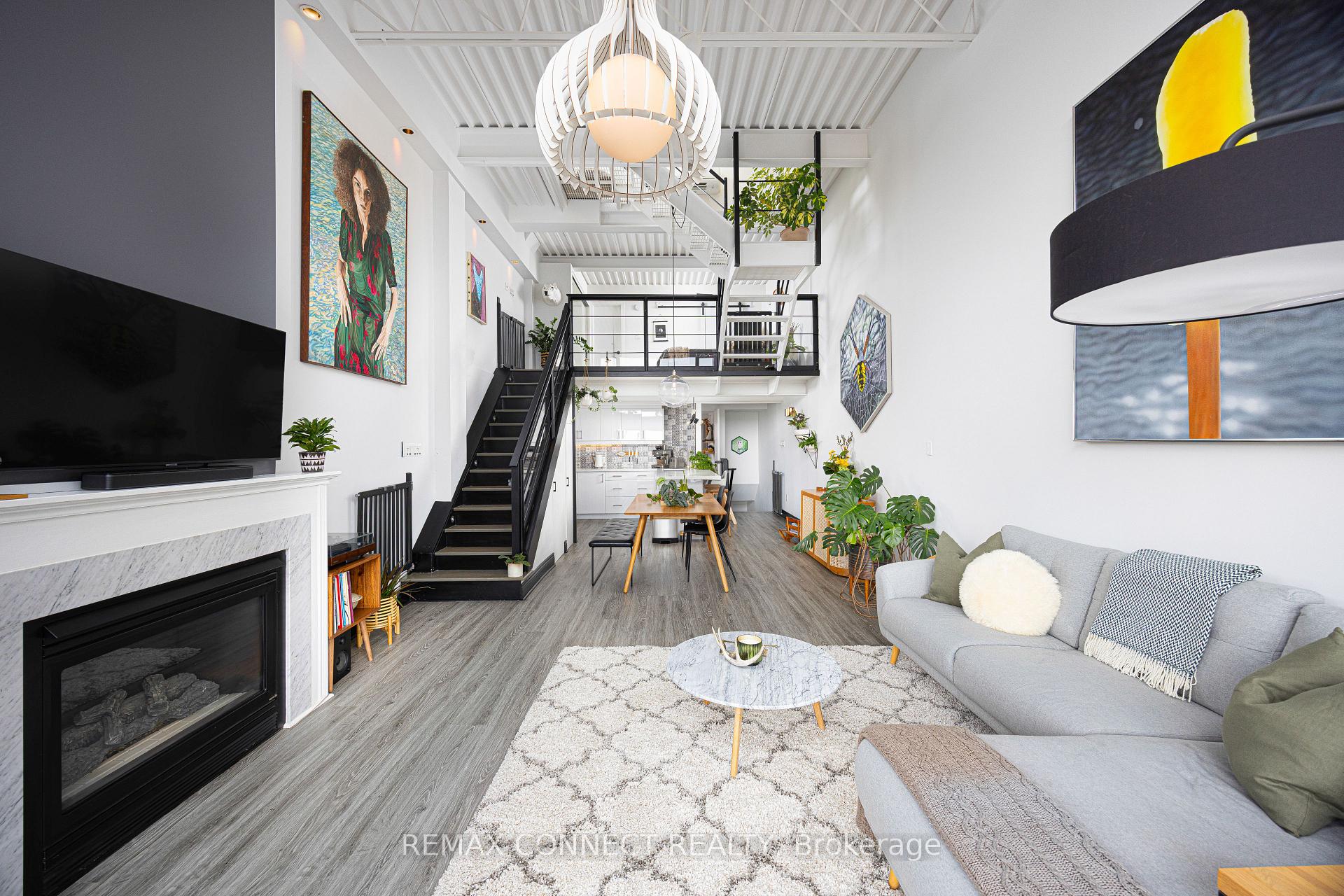 Photo 6 of Unit 4, 517 Kingston Road, Toronto, The Beaches — HOMEH