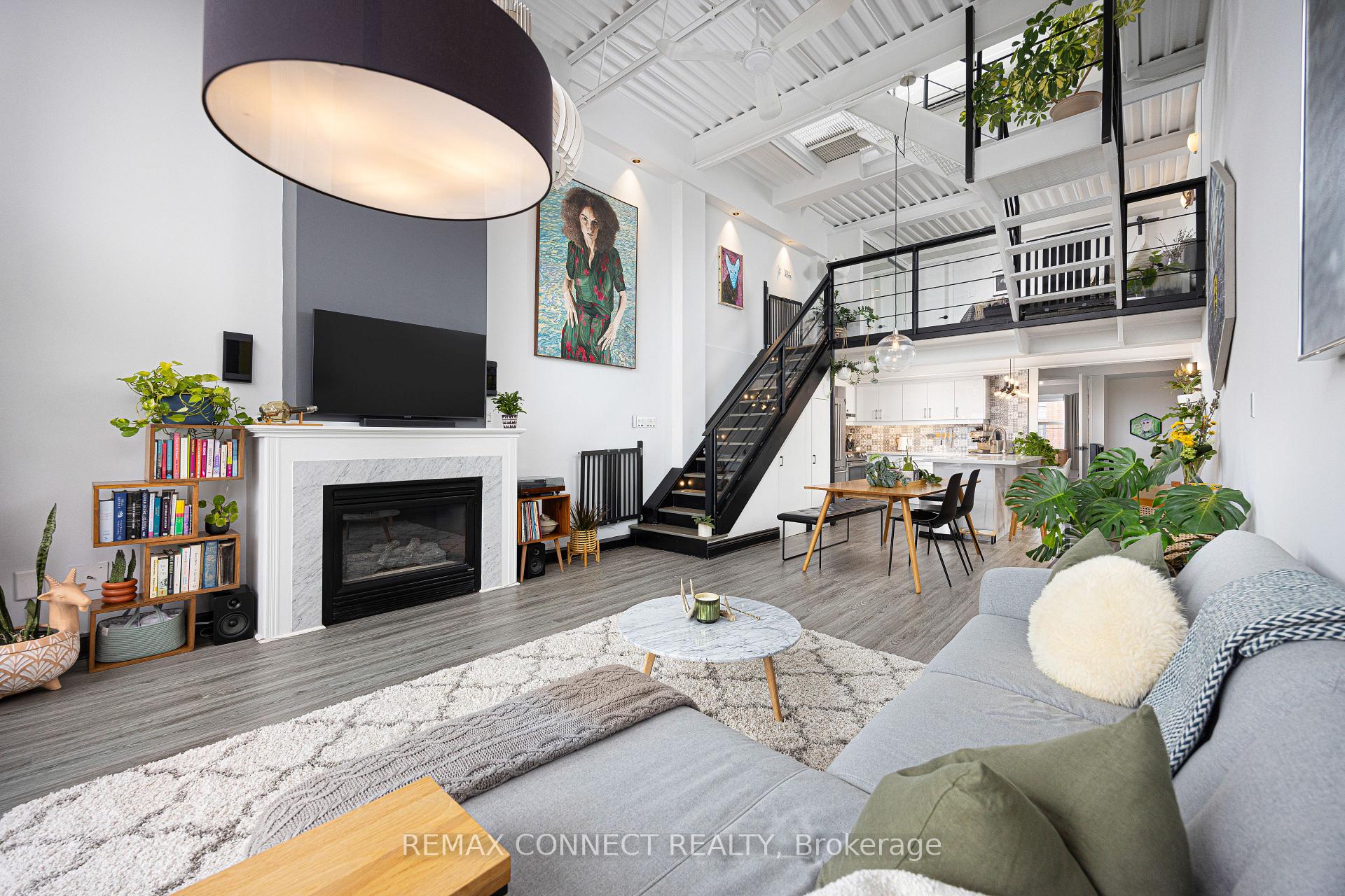 Photo 7 of Unit 4, 517 Kingston Road, Toronto, The Beaches — HOMEH