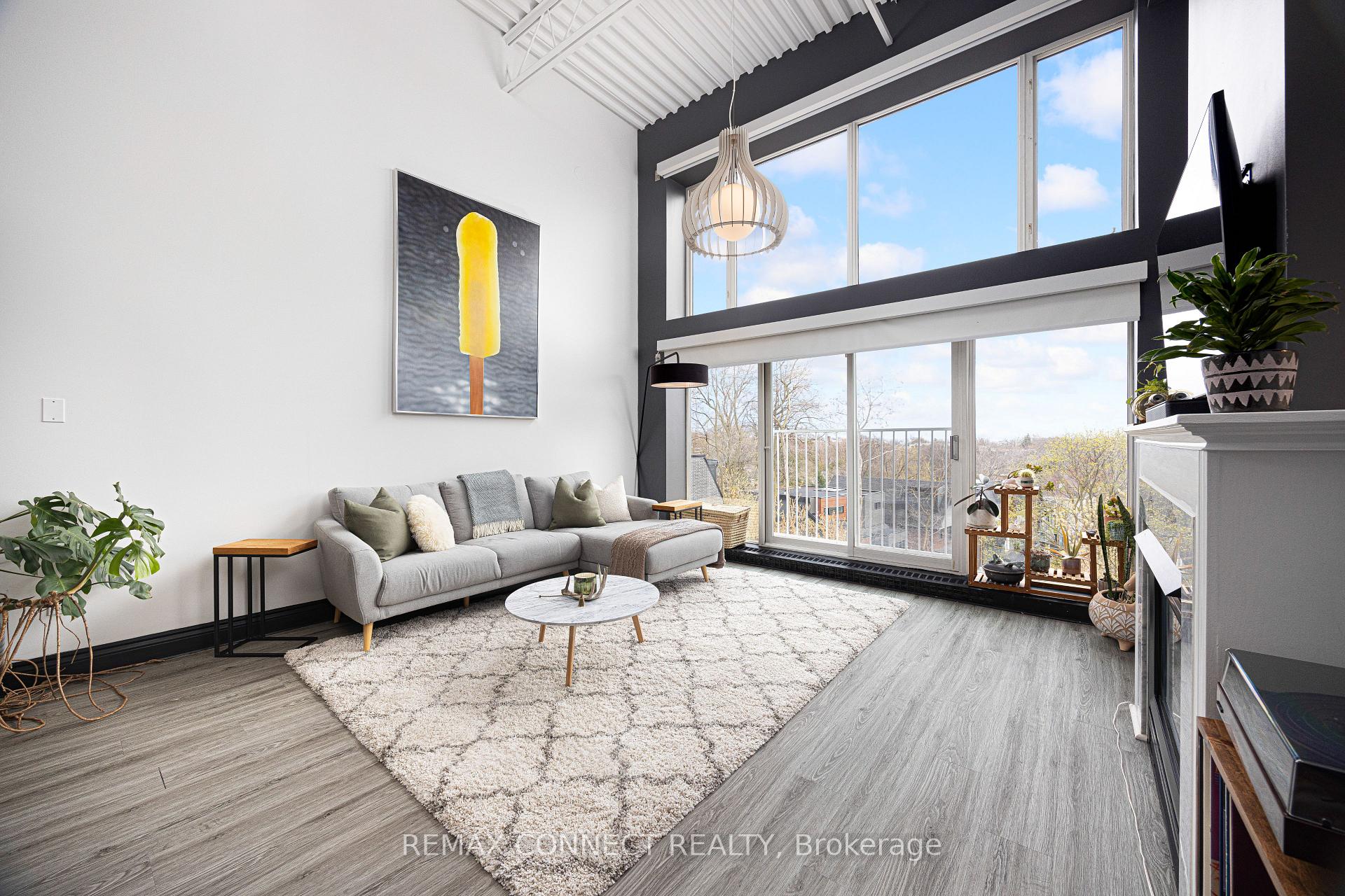 Photo 10 of Unit 4, 517 Kingston Road, Toronto, The Beaches — HOMEH