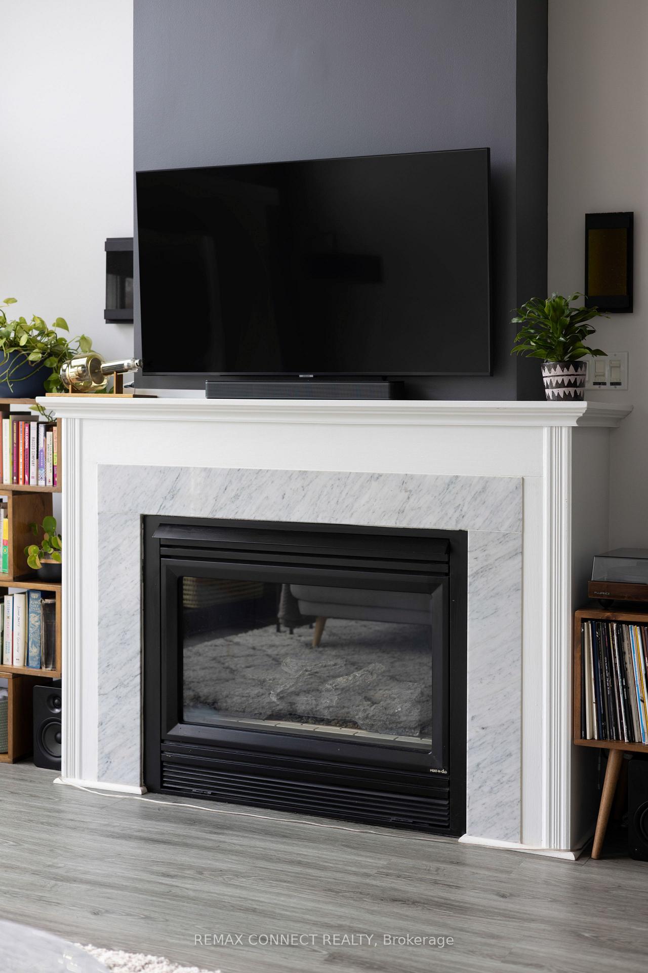 Photo 11 of Unit 4, 517 Kingston Road, Toronto, The Beaches — HOMEH