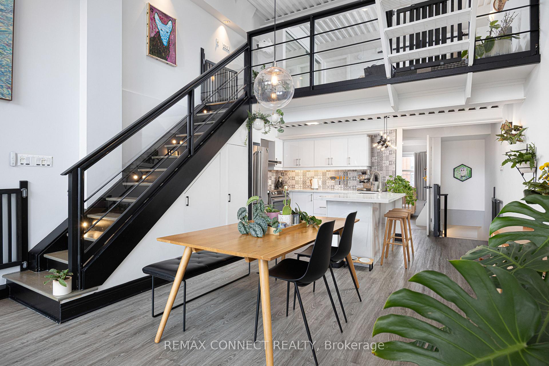 Photo 14 of Unit 4, 517 Kingston Road, Toronto, The Beaches — HOMEH