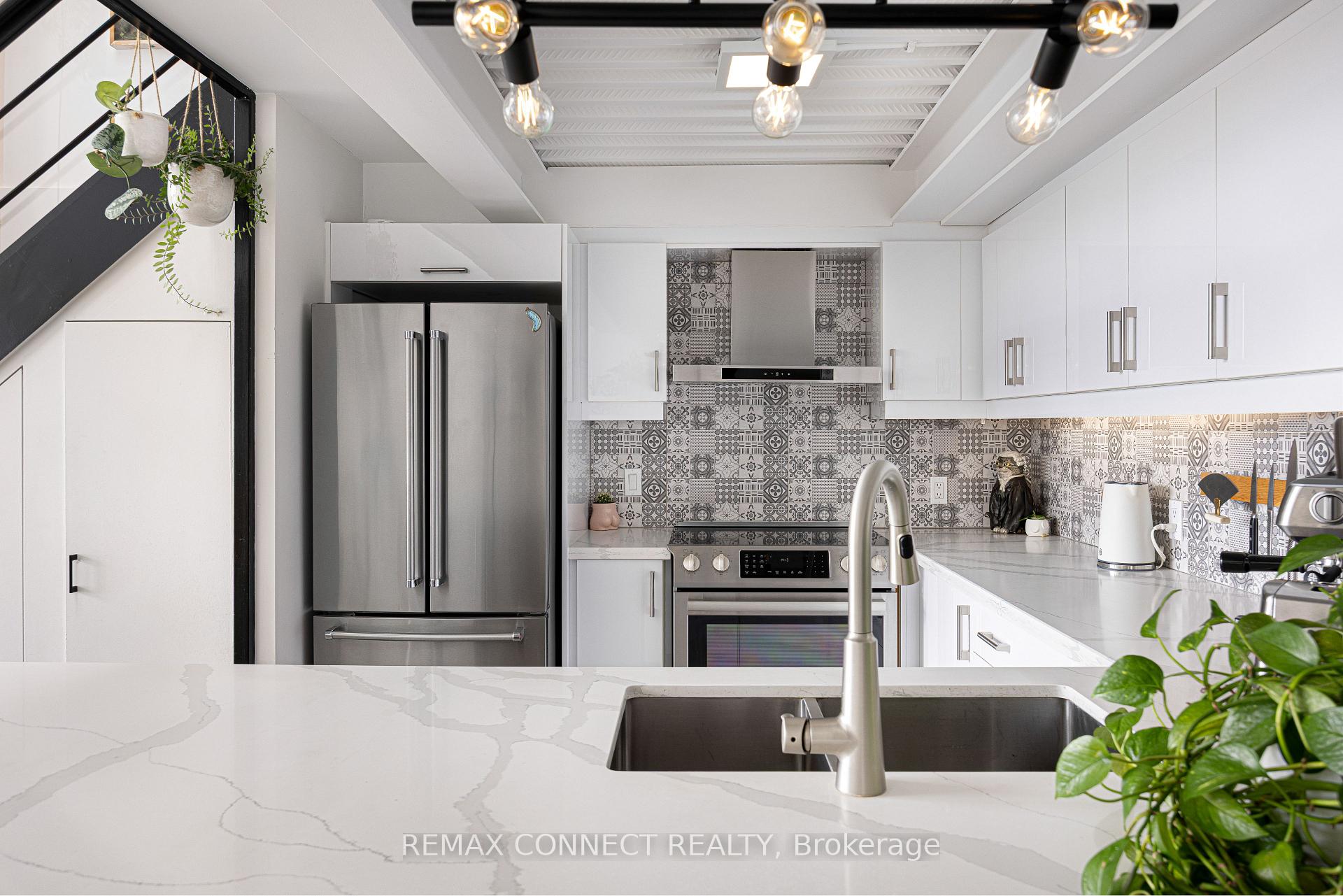Photo 19 of Unit 4, 517 Kingston Road, Toronto, The Beaches — HOMEH