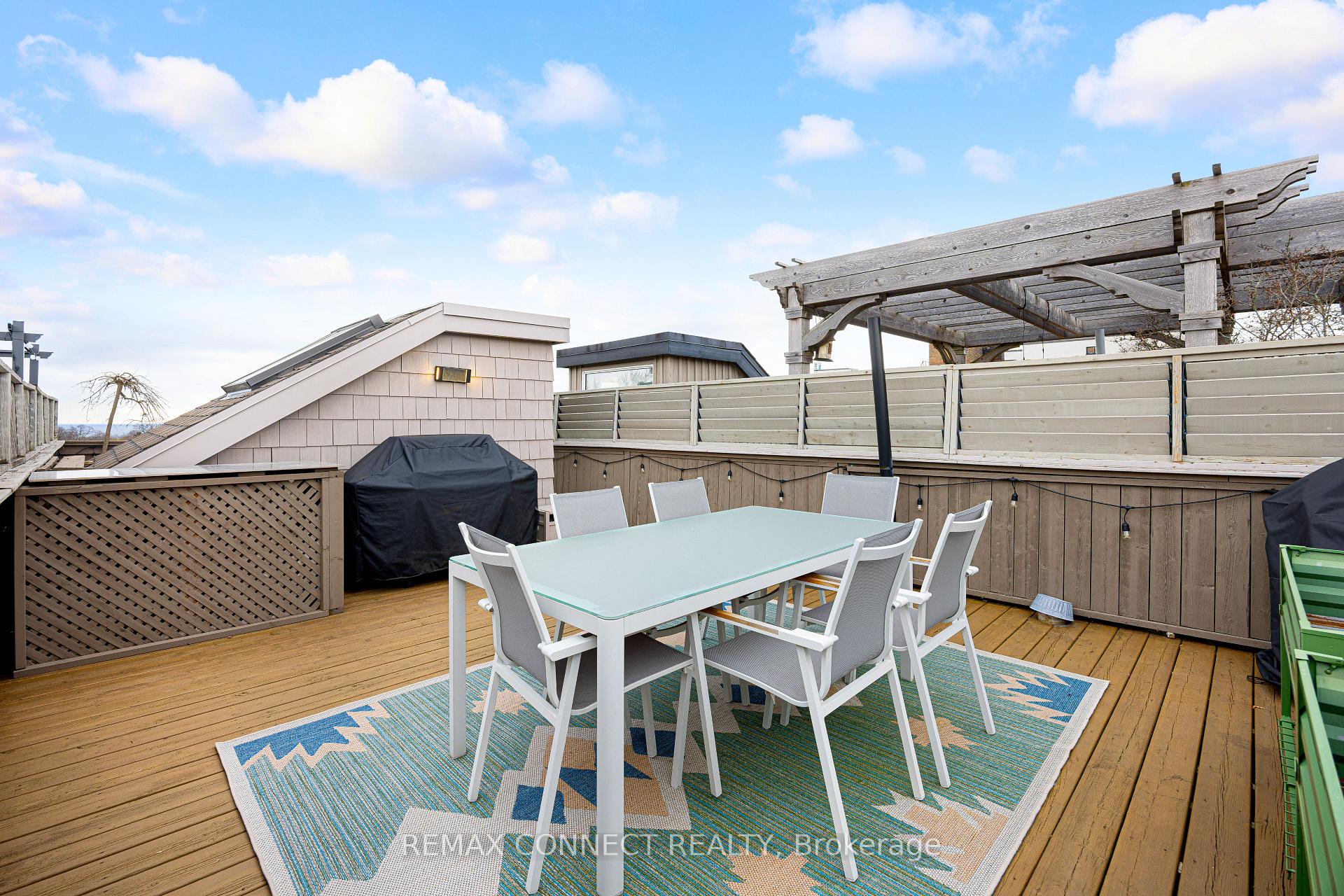 Photo 38 of Unit 4, 517 Kingston Road, Toronto, The Beaches — HOMEH