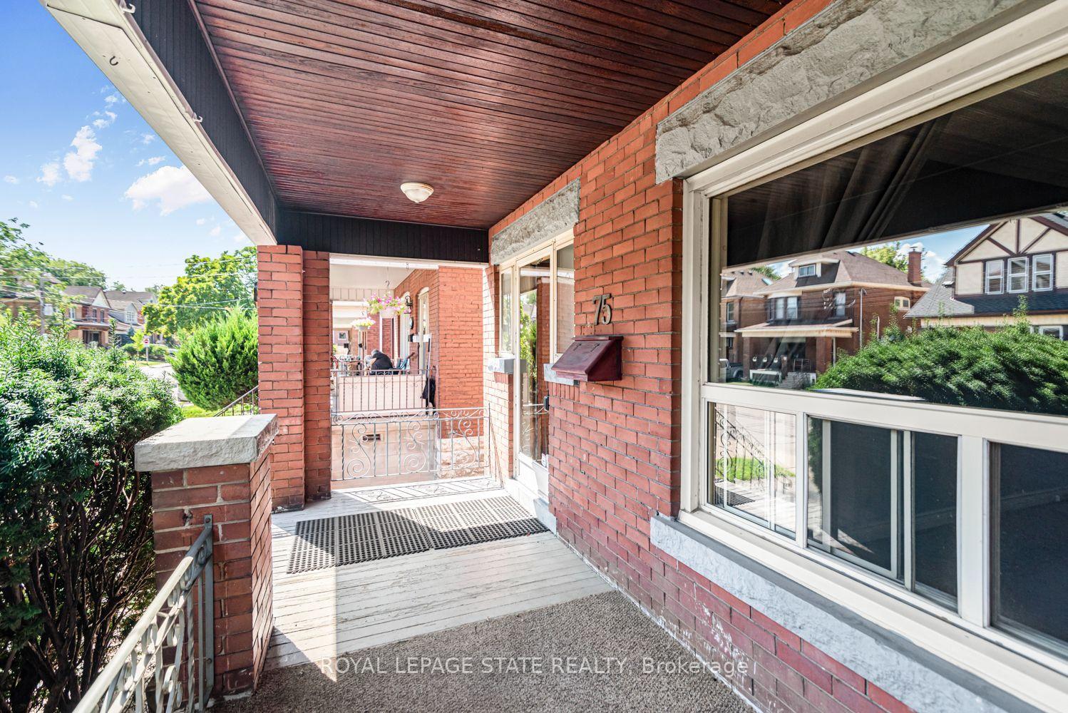 Photo 4 of 75 Kensington Avenue N, Hamilton, Crown Point — HOMEH