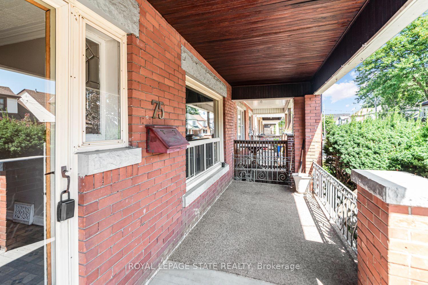 Photo 5 of 75 Kensington Avenue N, Hamilton, Crown Point — HOMEH