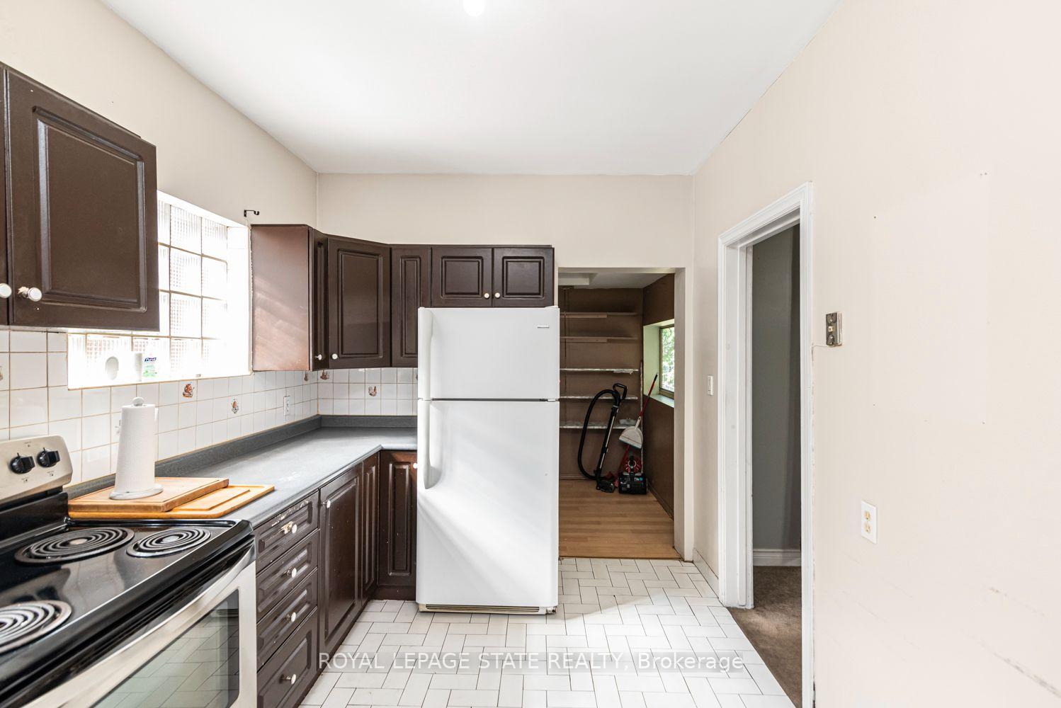 Photo 19 of 75 Kensington Avenue N, Hamilton, Crown Point — HOMEH