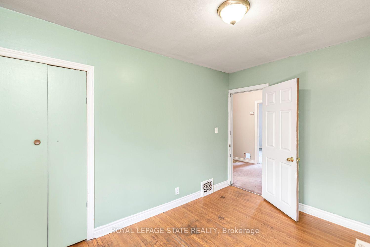 Photo 26 of 75 Kensington Avenue N, Hamilton, Crown Point — HOMEH