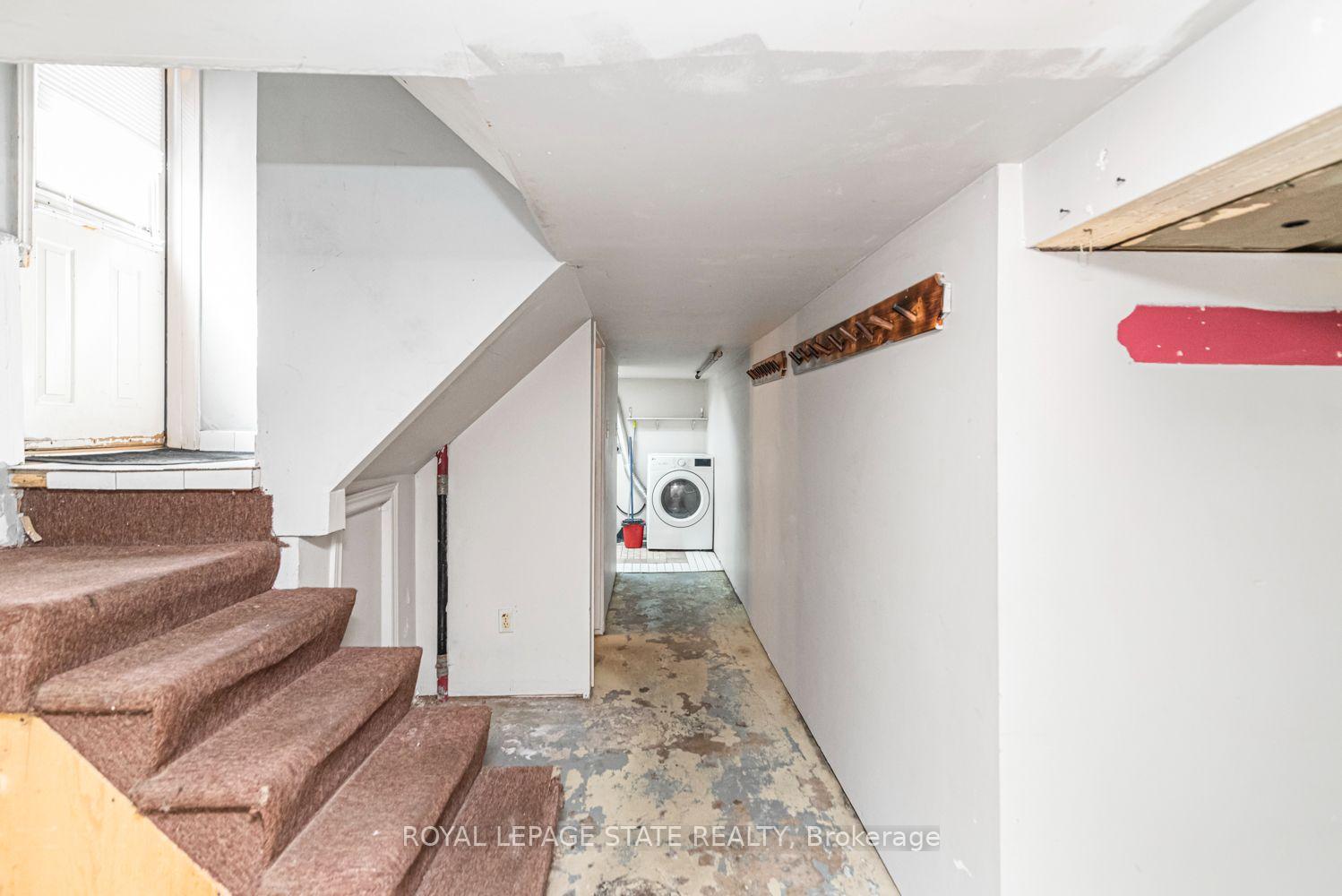 Photo 44 of 75 Kensington Avenue N, Hamilton, Crown Point — HOMEH