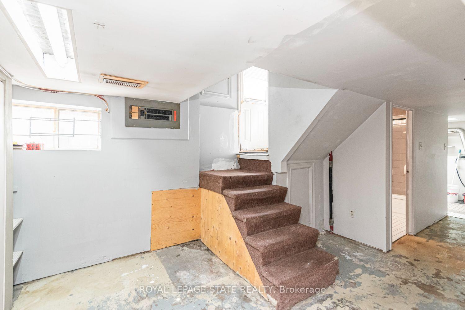 Photo 45 of 75 Kensington Avenue N, Hamilton, Crown Point — HOMEH